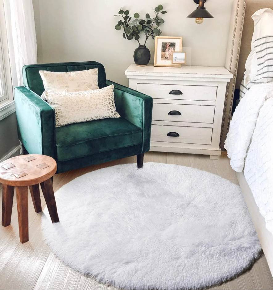 Sanmadrola Round Area Rug for Bedroom Fluffy Circle Rug 5.2 X5.2  for Kids Room Furry Carpet for Girls Bedroom Shaggy Circular Rug for Nursery Room Fuzzy Plush Rug Dorm Cute Room Decor for Baby White