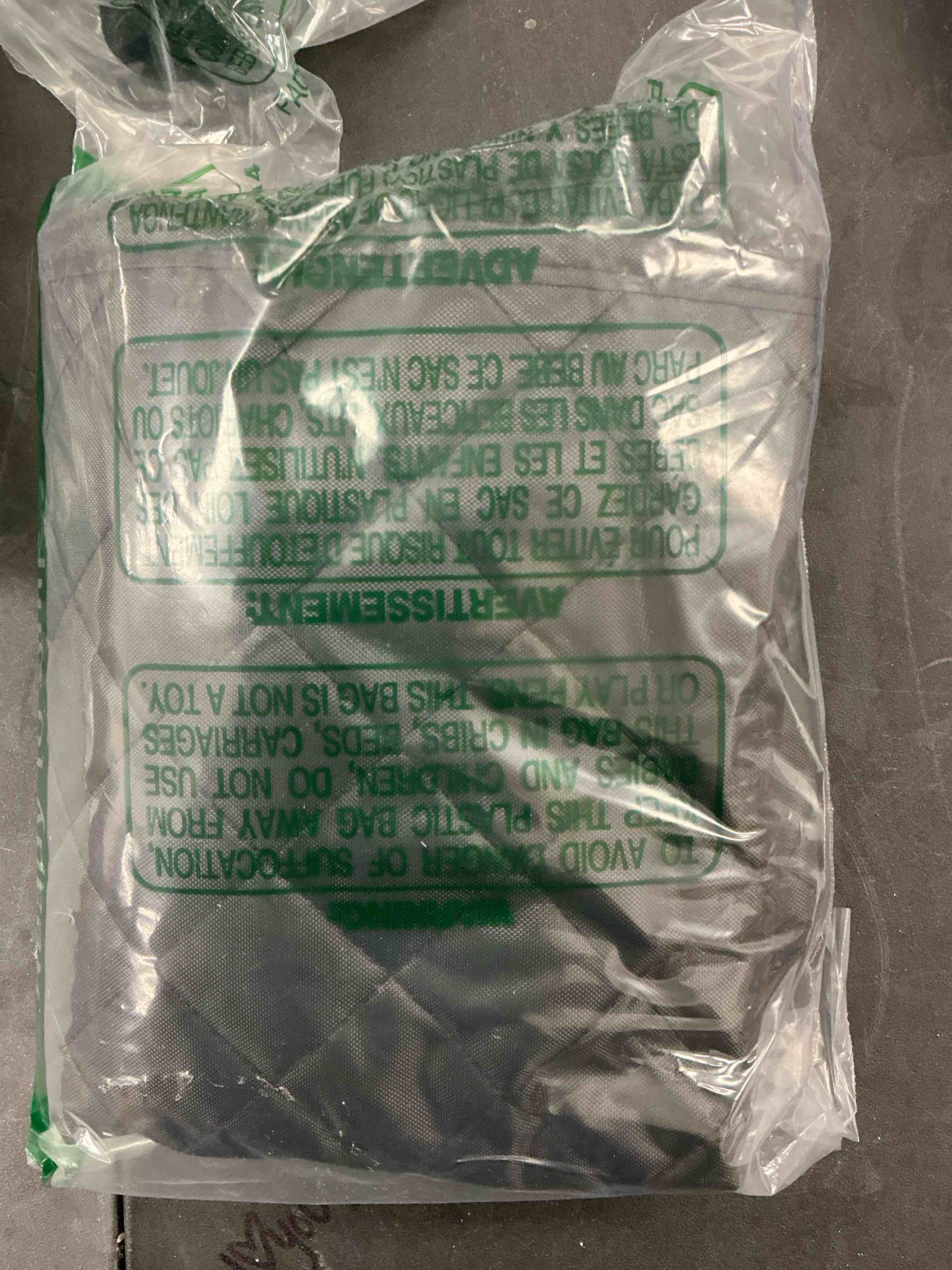 Condition photo showing Good Condition for Luxja Dust Cover Compatible with 8 Quart Instant Pot, Cloth Cover with Pockets Fits Instant Pot (8 Quart) and Extra Accessories, Black Quilted Fabric (Large) For 8 Quart Instant Pot Black(Quilted)