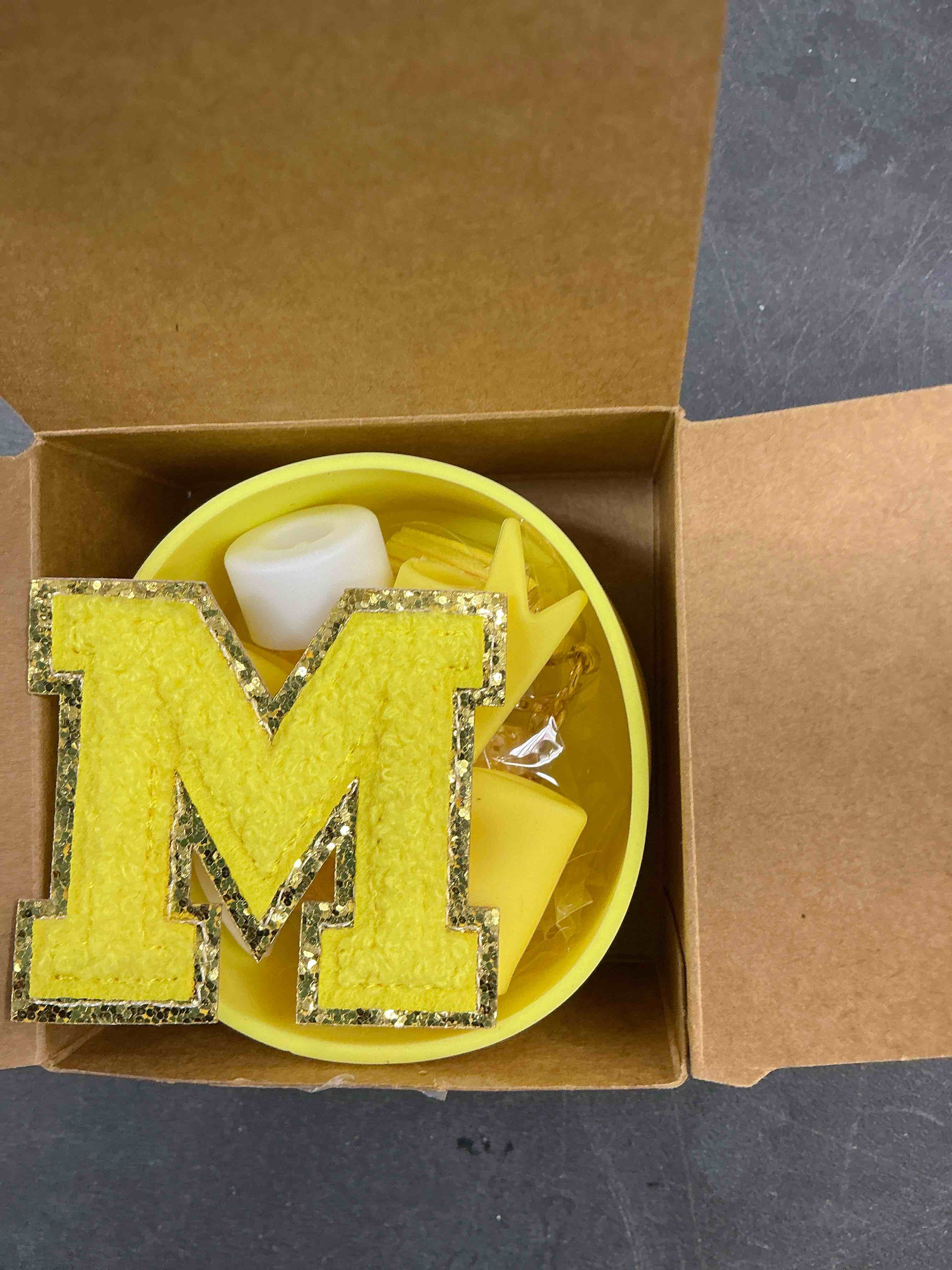 Condition photo showing New/Like New for 6PCS Yellow Stanley Cup Accessories Fit for Stanley 30oz/40oz,Including 10mm Bow-Shape Straw Topper,Personalized Initials Sticker,Spill-Proof Stopper,Sparkly Silicone Boot,Handle Charm (Letter M)