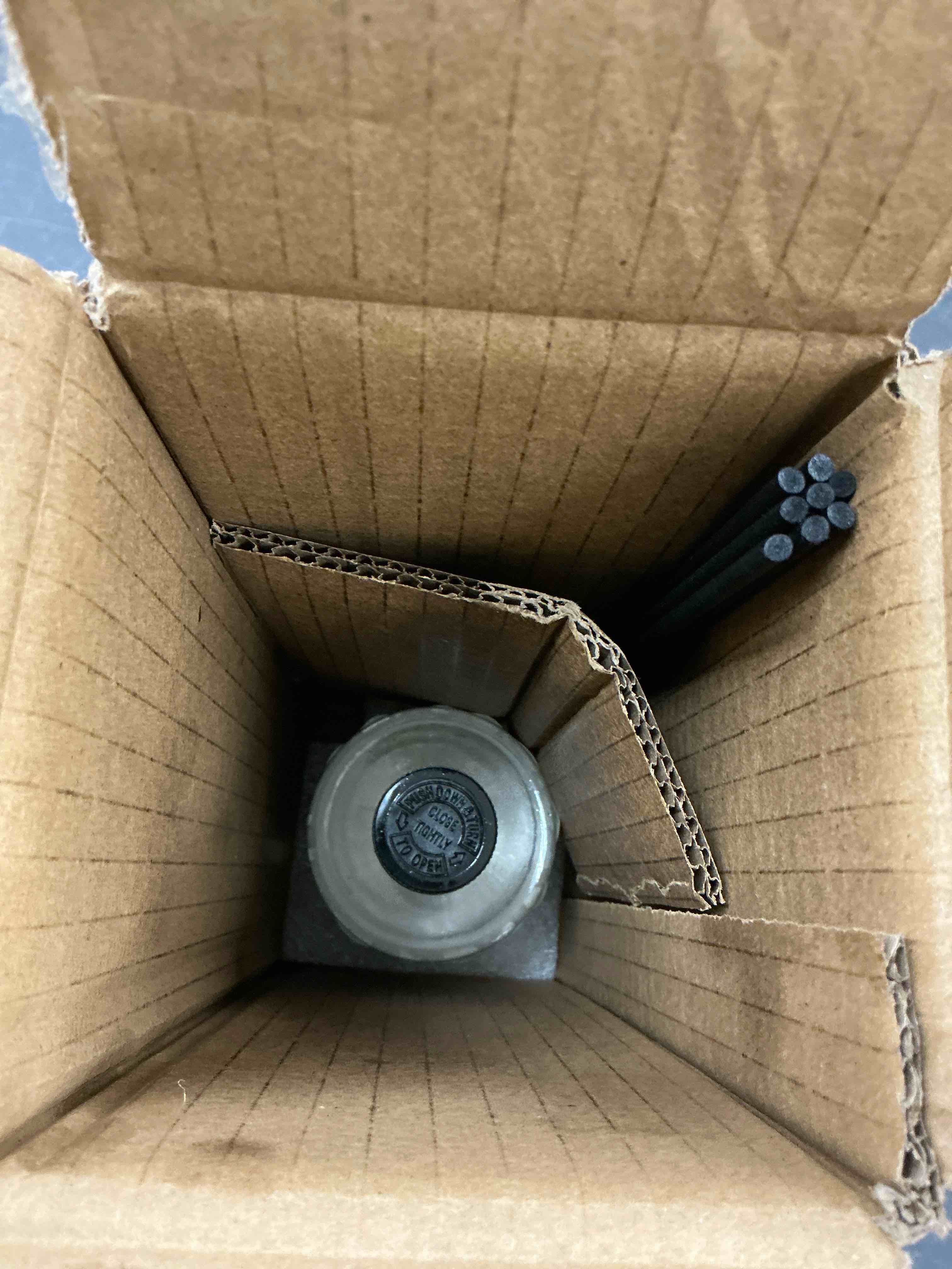 Condition photo showing Good Condition for Cocorrína Reed Diffuser Refill Cashmere Vanilla 17oz (500ml) with 8 Rattan Sticks - Premium Long-Lasting Essential Oil, Home Fragrance for Bedroom, Bathroom Home Decor