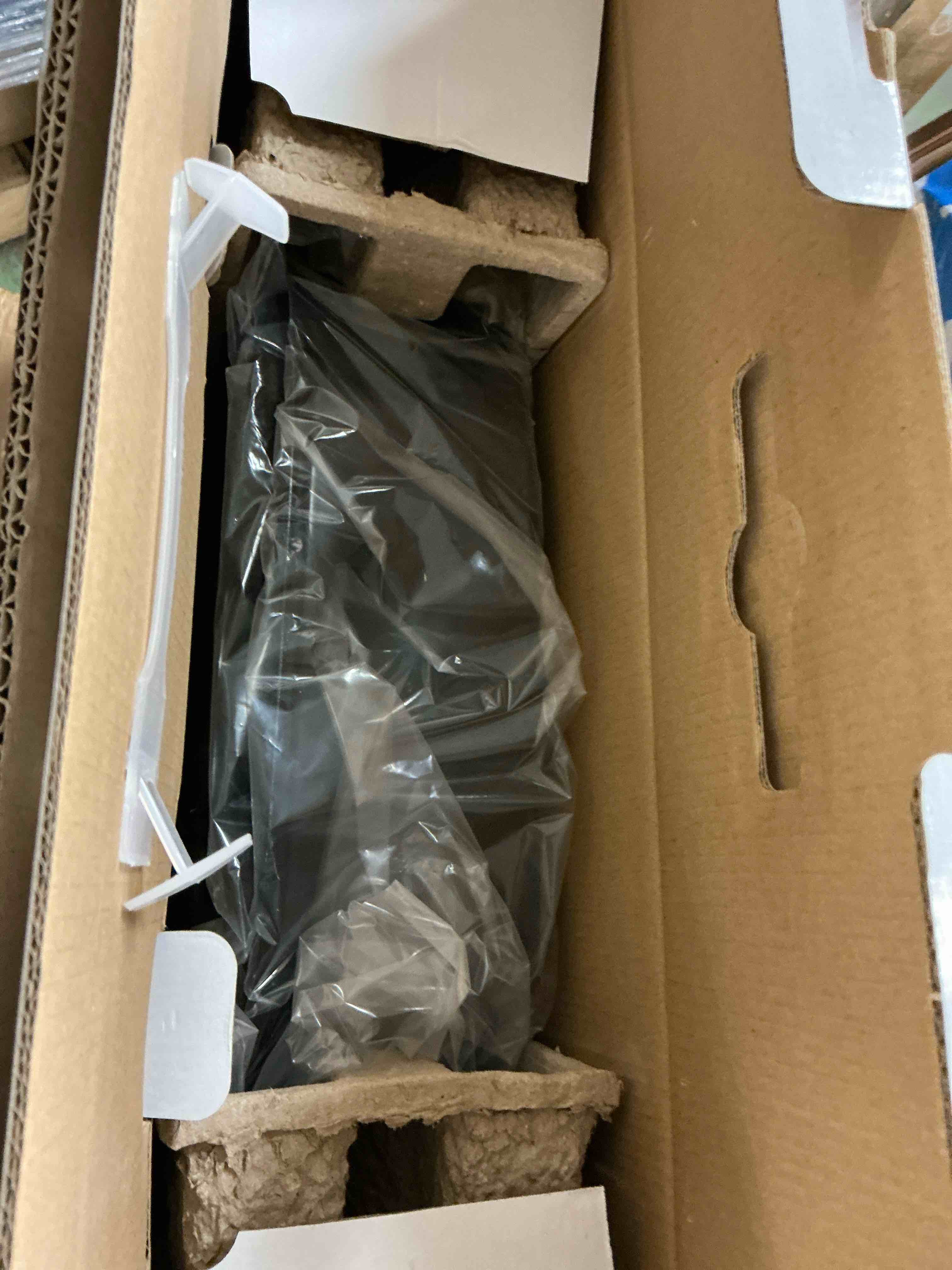 Condition photo showing New/Like New for Granite Stone Diamond 18.8" Nonstick Titanium and Diamond Infused Round Roaster Pan with Lid