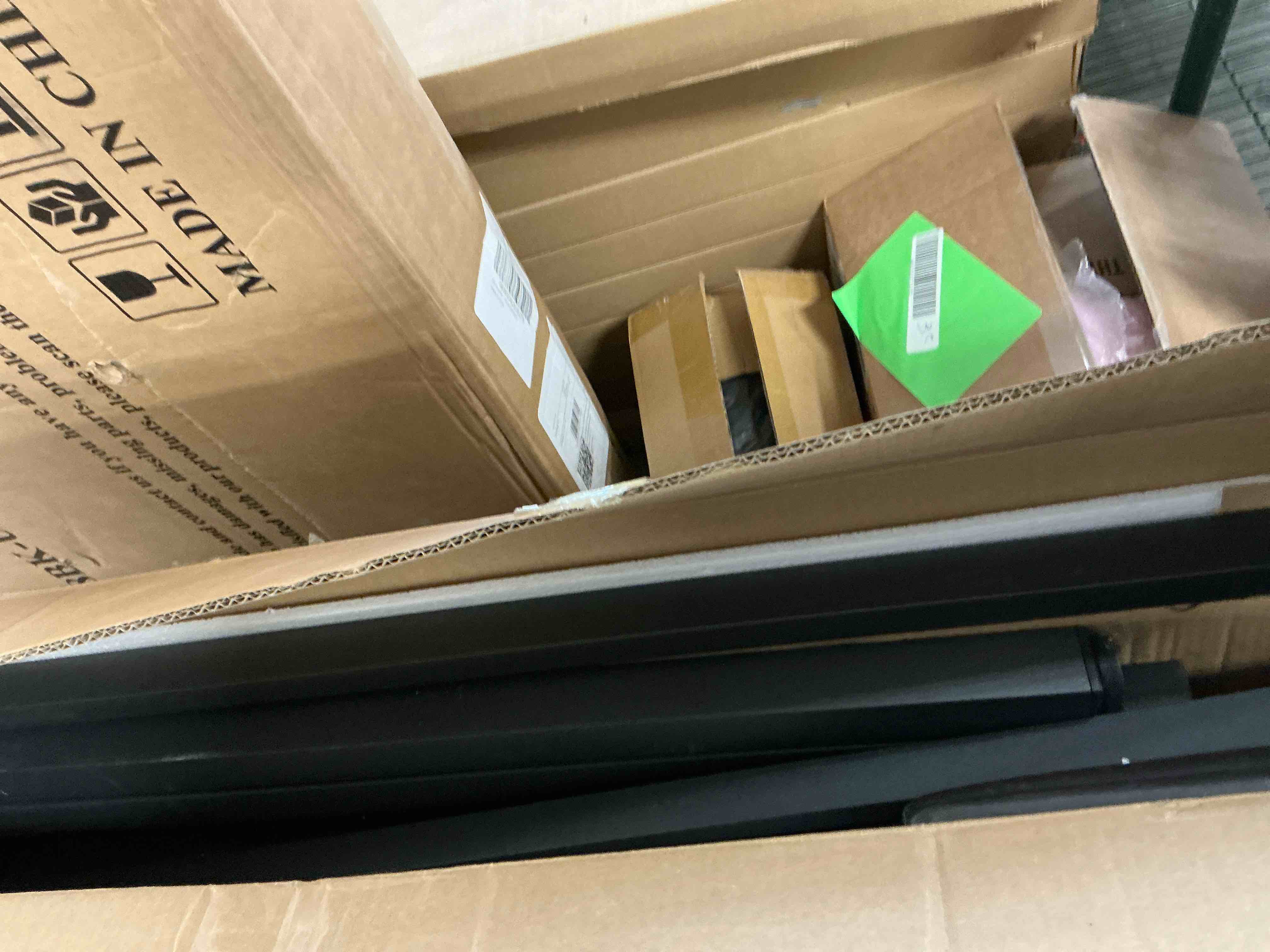 Condition photo showing Good Condition for Counter Height Table Set of 5, Breakfast Bar Table and Stool Set, Minimalist Dining Table with Backless Stools, Wood Top Pub Table & Chair Set for Kitchen Apartment Bistro - Space Saving, B958