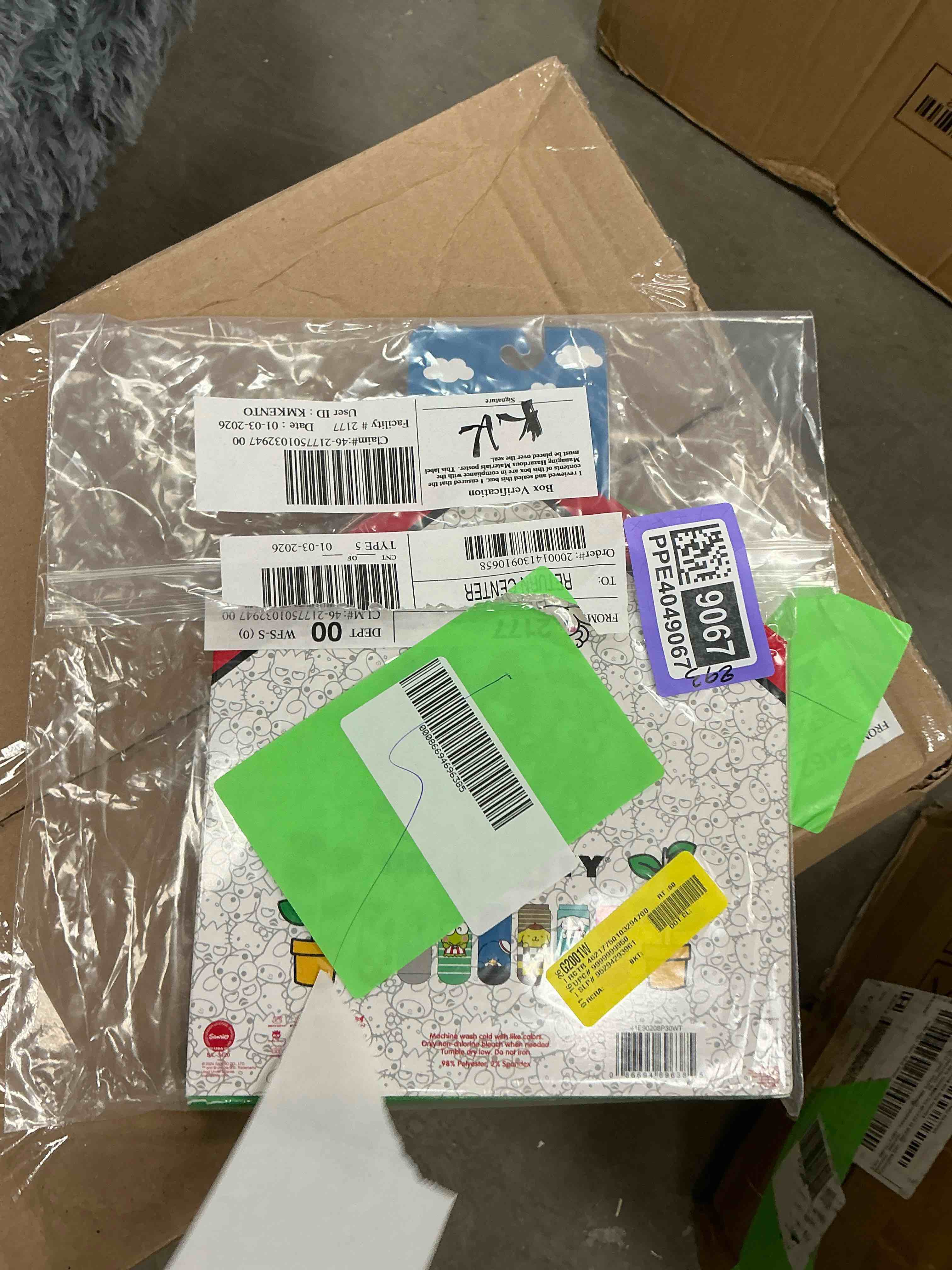 Condition photo showing New/Like New for Hello Kitty & Friends Women s No-Show Socks 7 Days of Socks Giftable House Box 7-Pack Size 4-10