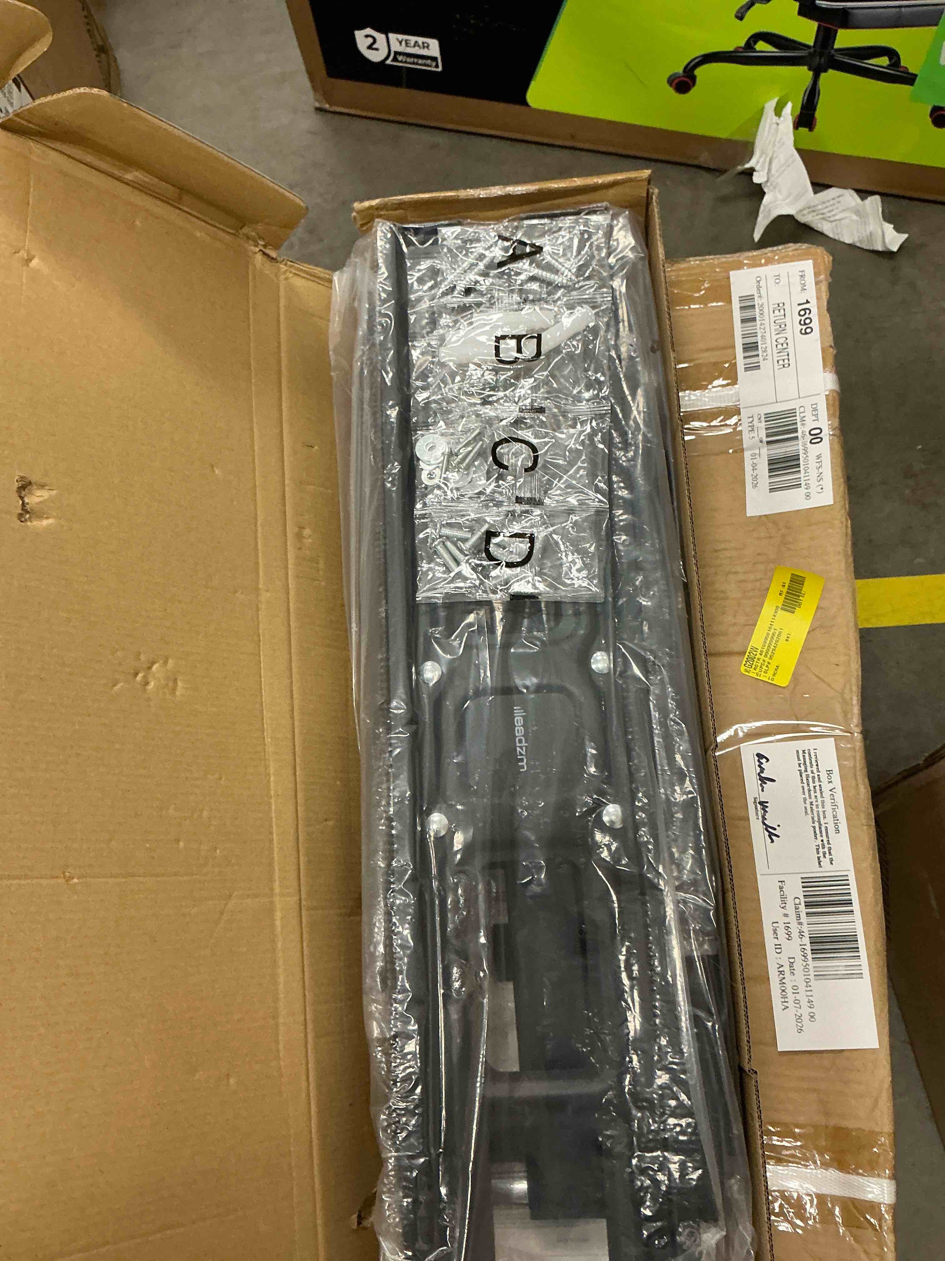 Condition photo showing New/Like New for UBesGoo 32-90  Full Motion LCD LED Plasma Flat TV Wall Mount Bracket 32 55 60 65 90