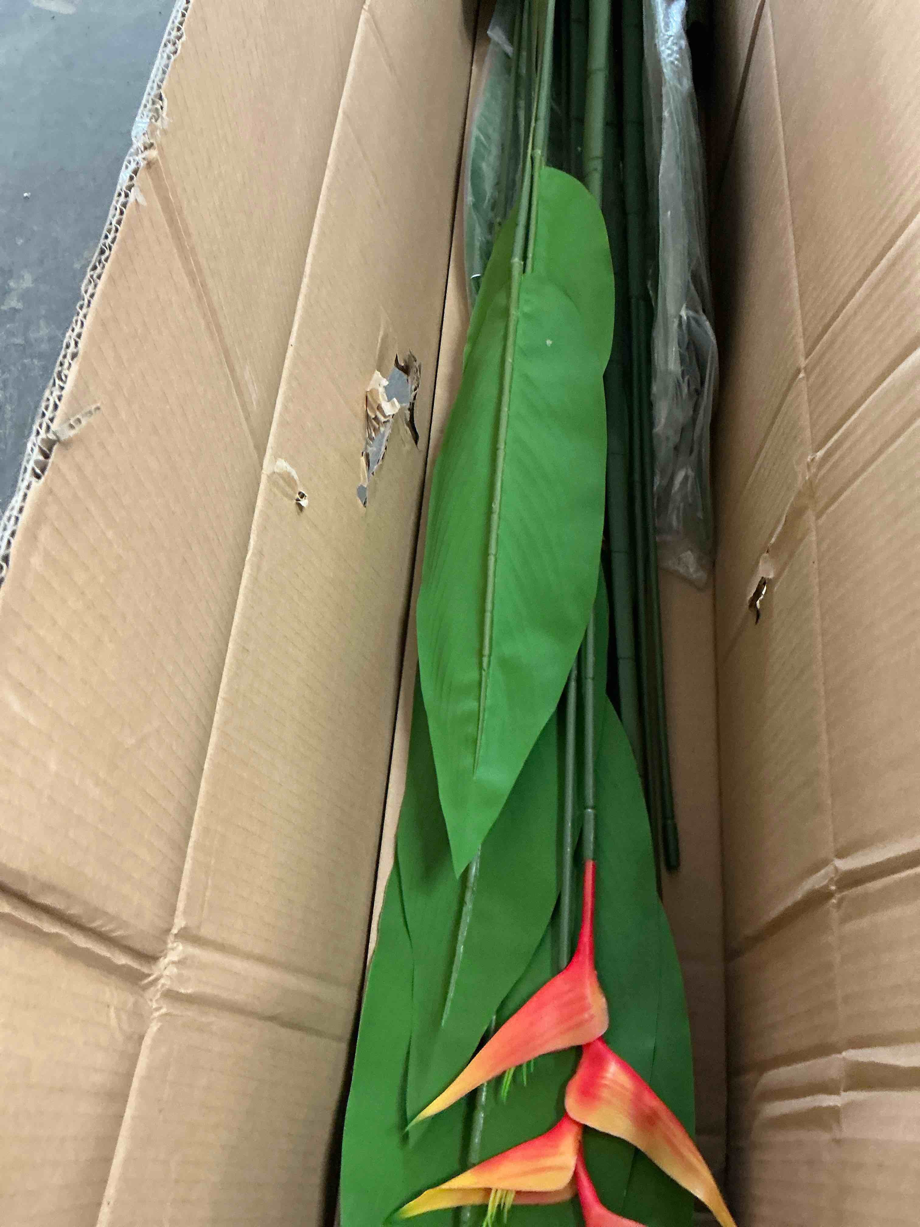 Condition photo showing Good Condition for AnTing Artificial Plants Bird of Paradise 10Feet  Artificial Tree with 1 Flowers and 10 Trunks for Indoor Outdoor Decoration Gift