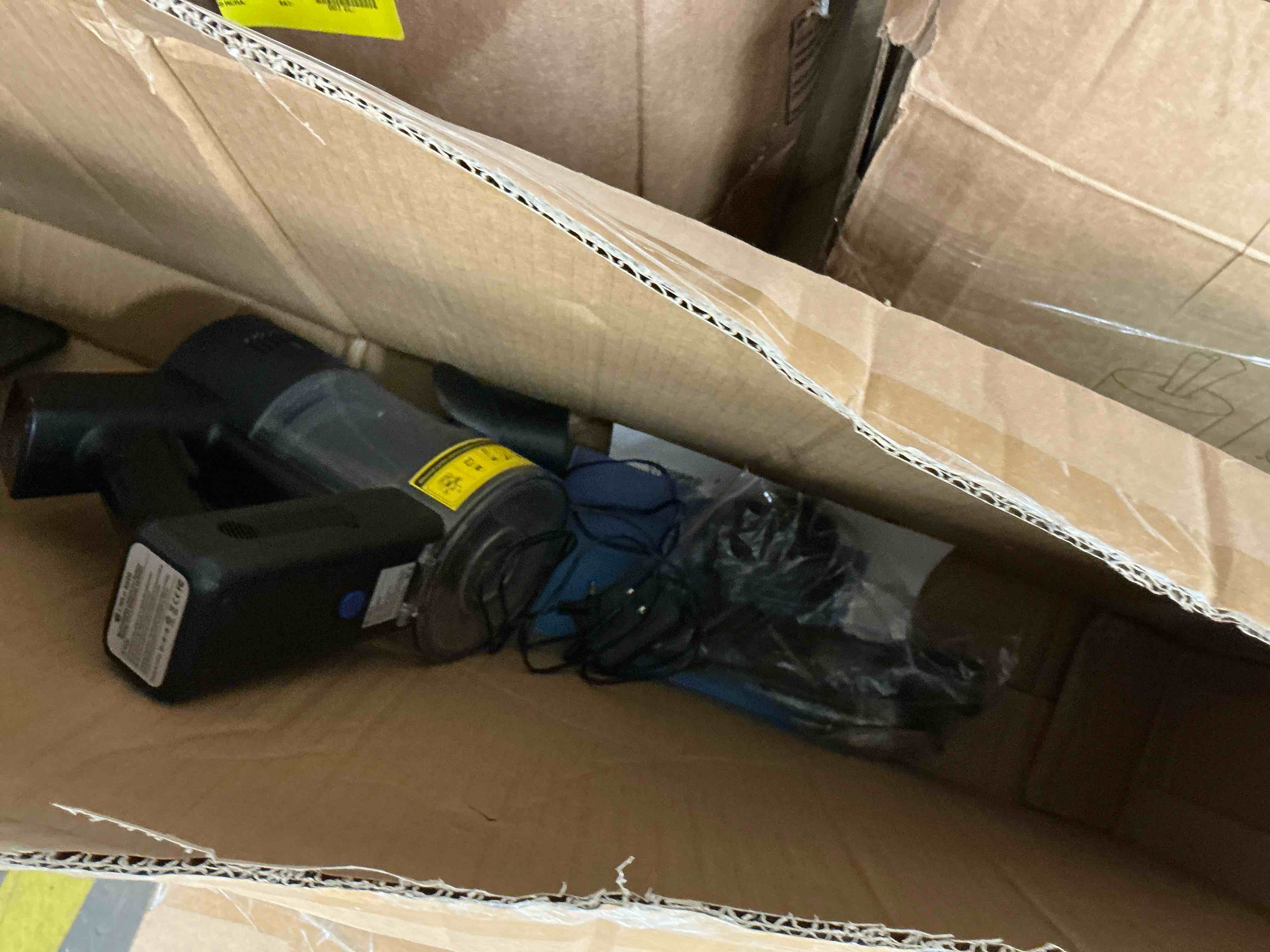 Condition photo showing Good Condition for UMLo Cordless Vacuum Cleaner 38000Pa/400W 50min 6-in-1 Lightweight Stick Vacuum Cleaners for Home Pet Hair Car Hardwood Floor Carpets S500 Blue