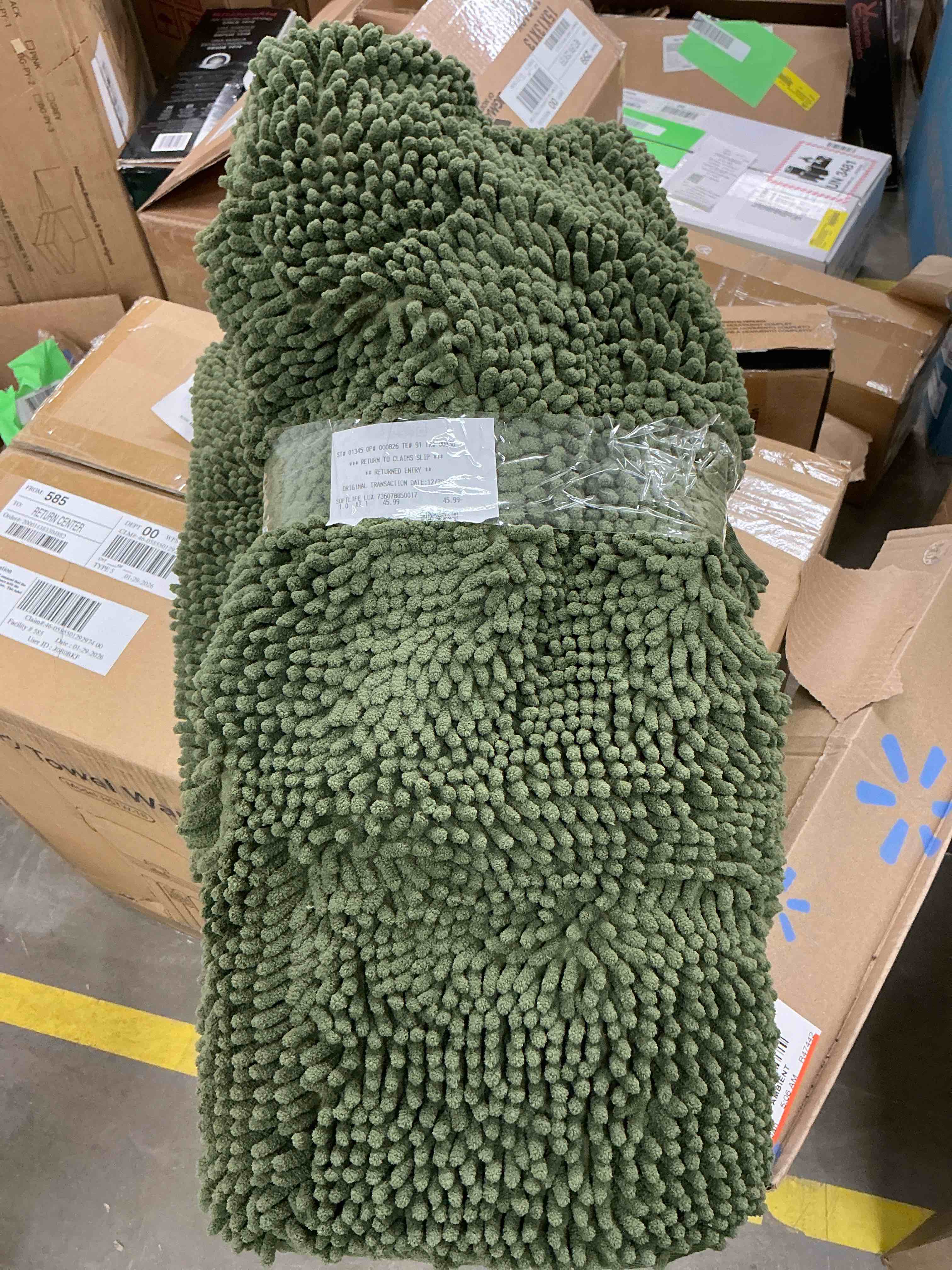 Condition photo showing Good Condition for Softlife Luxury Soft Bathroom Non-Slip Rug Shaggy Bath Mat,24"x71",Olive Green