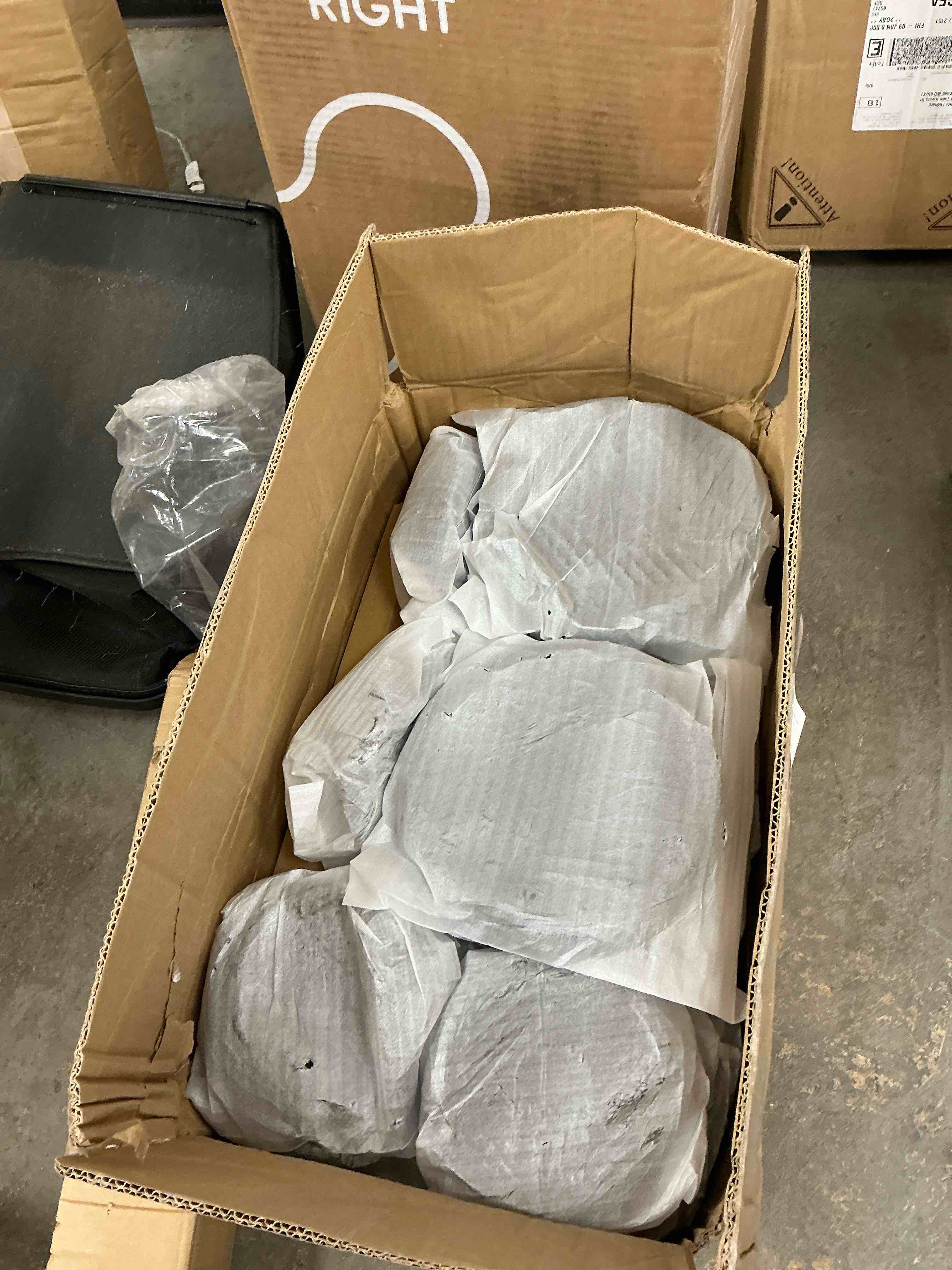 Condition photo showing New/Like New for UPGO Adjustable Dumbbells  70lbs Free Weight Set with Connector  6 in1 Dumbbells Set as Barbell  Kettlebells  Push up Stand  Fitness Exercises for Home Gym Suitable Men/Women