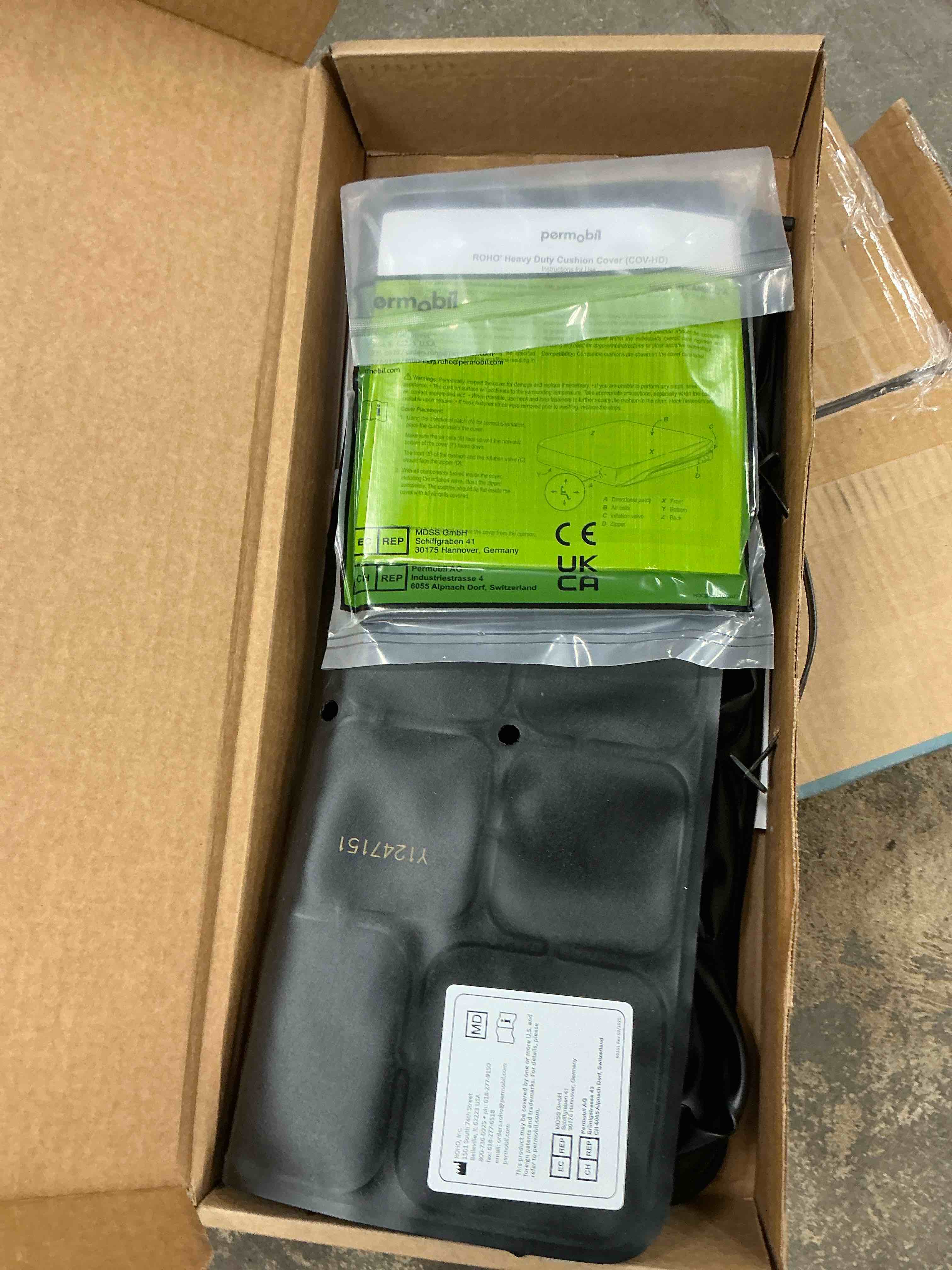 Condition photo showing New/Like New for ROHO MOSAIC Cushion, Inflatable, 18"x16", Heavy Duty, 1 Pack