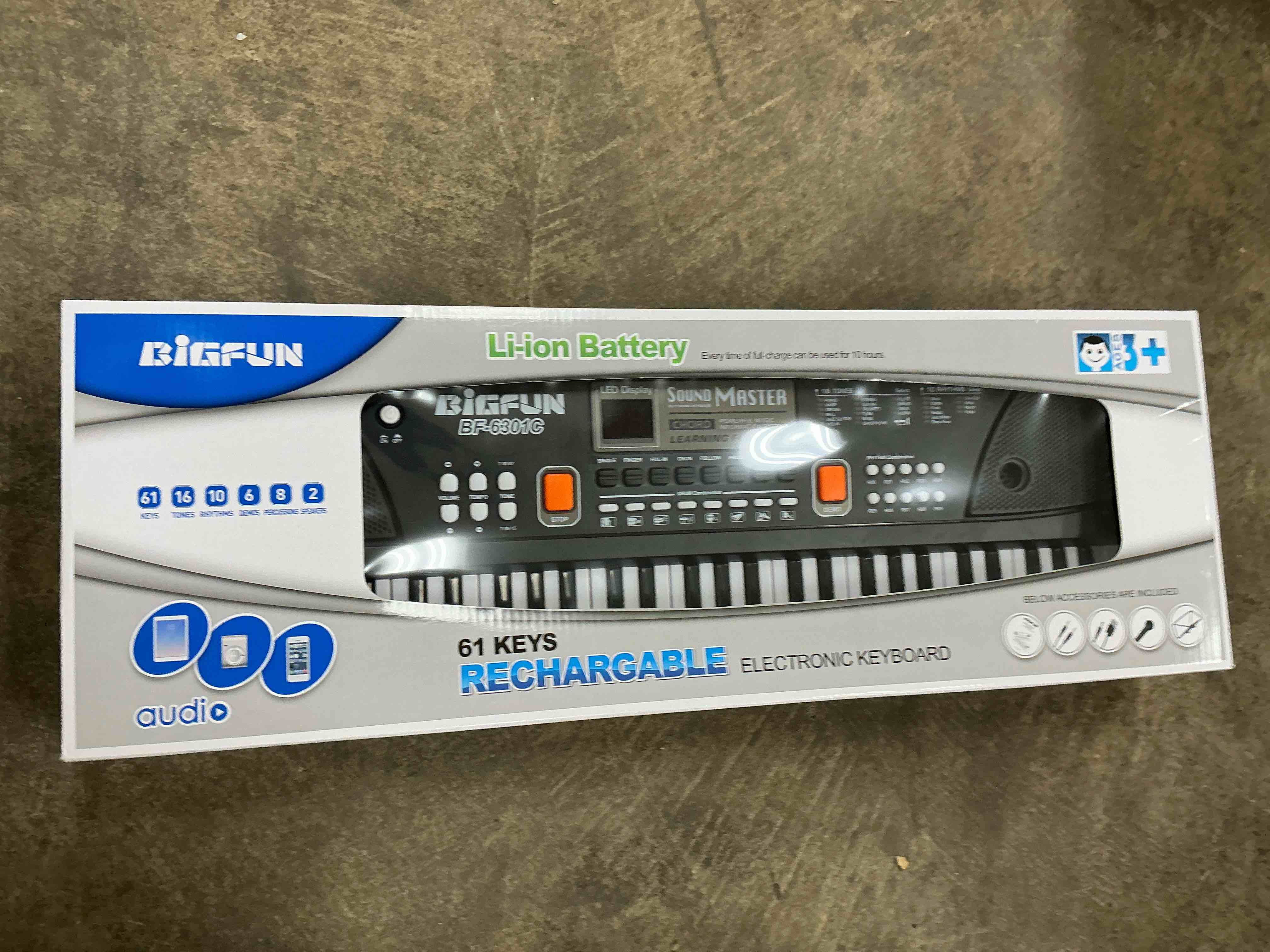 Condition photo showing New/Like New for OUTGOO Kids Keyboard Piano Portable 61 Keys Piano Keyboard for Beginners Electronic Digital Piano with Built-in Dual Speaker Microphone and Music Stand for Boys Girls Ages 3-12