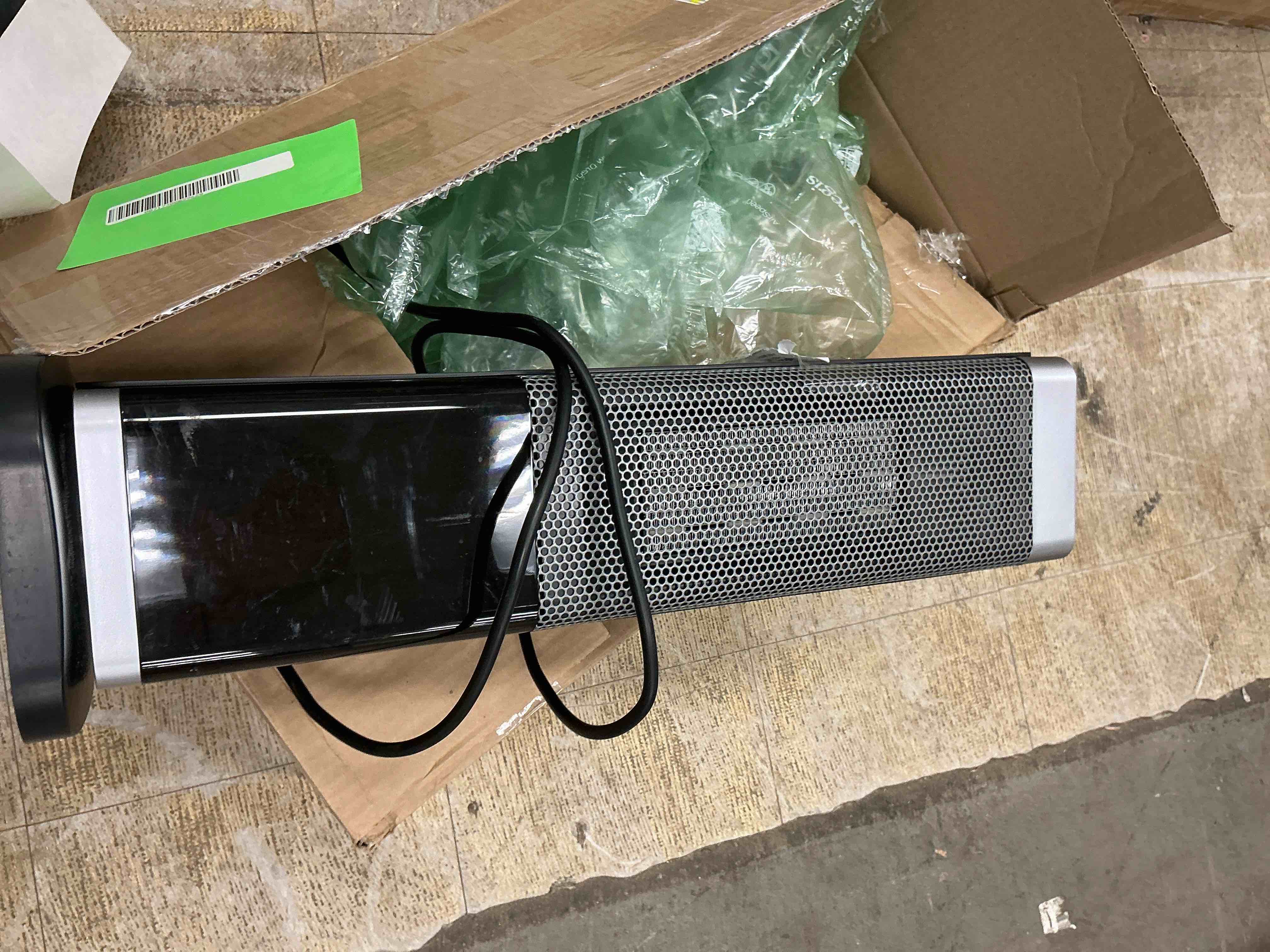 Condition photo showing Good Condition for WLRETMCI 1500W Tower Space Heater Ceramic Electric Heater with Remote and Thermostat 70° Oscillating Energy Efficient and Quiet for Indoor Home Office Use
