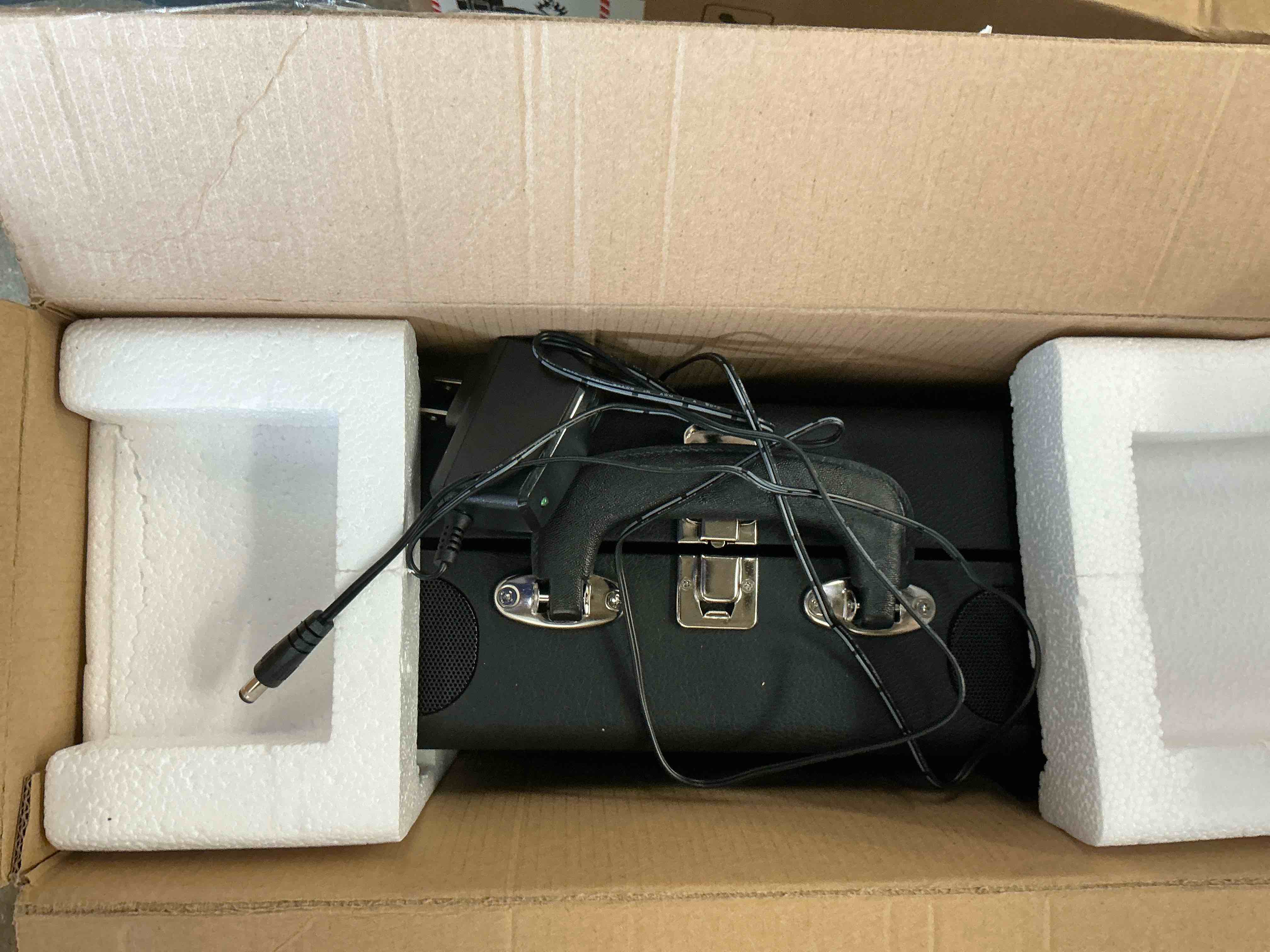 Condition photo showing Good Condition for Udreamer Bluetooth Portable Suitcase Record Player with 3-speed Turntable & Built-in Speakers | Black