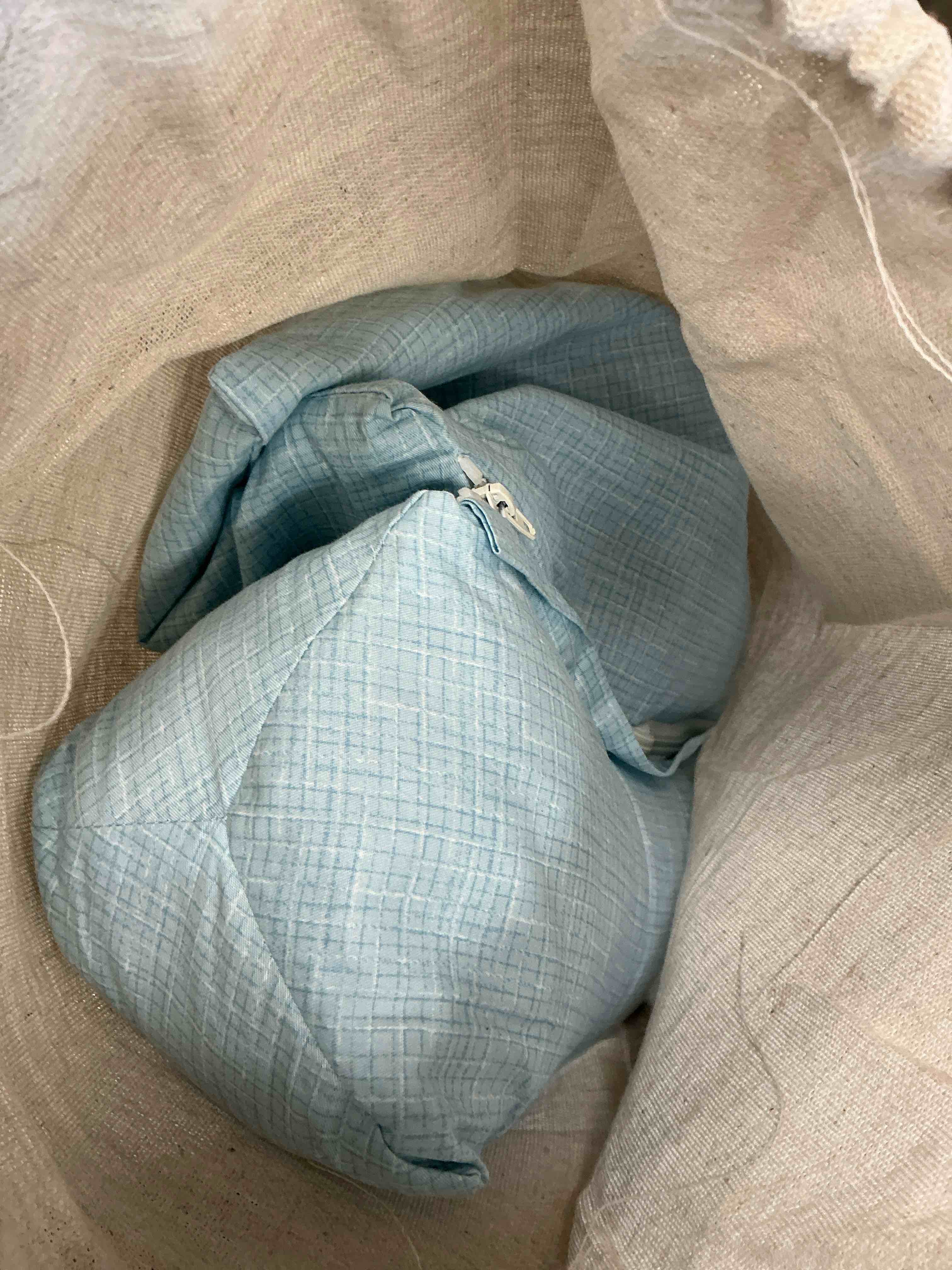 Condition photo showing Good Condition for vocheer 3-in-1 Detachable Buckwheat Hull Pillow, Adjustable Neck Pillows for Pain Relief, Ergonomic Cervical Support Pillow, Multifunctional Pillows for Back And Side Sleeper in Bed Or at Office, Blue