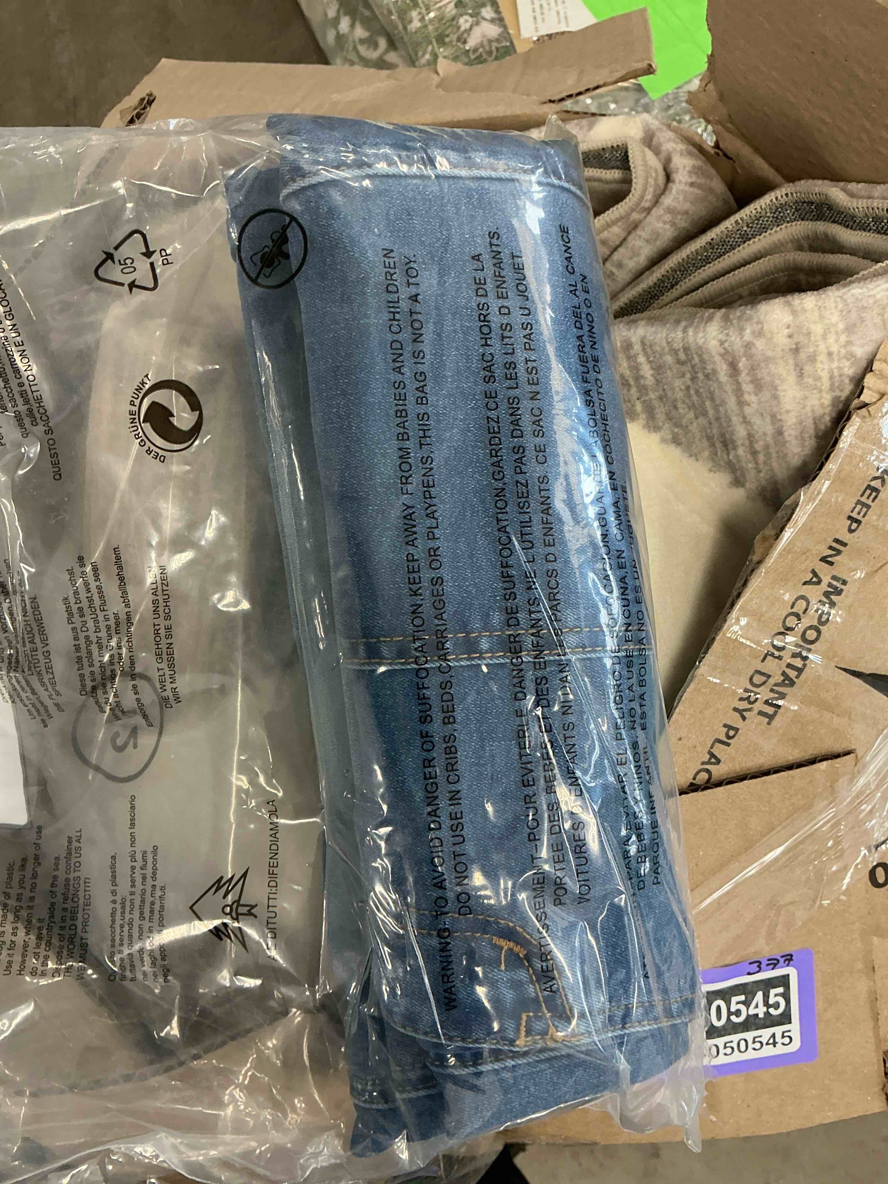 Condition photo showing New/Like New for DOKOTOO Women's Wide Leg Jeans High Waisted Vintage Stretchy Loose Denim Pants with Big Pockets size 12