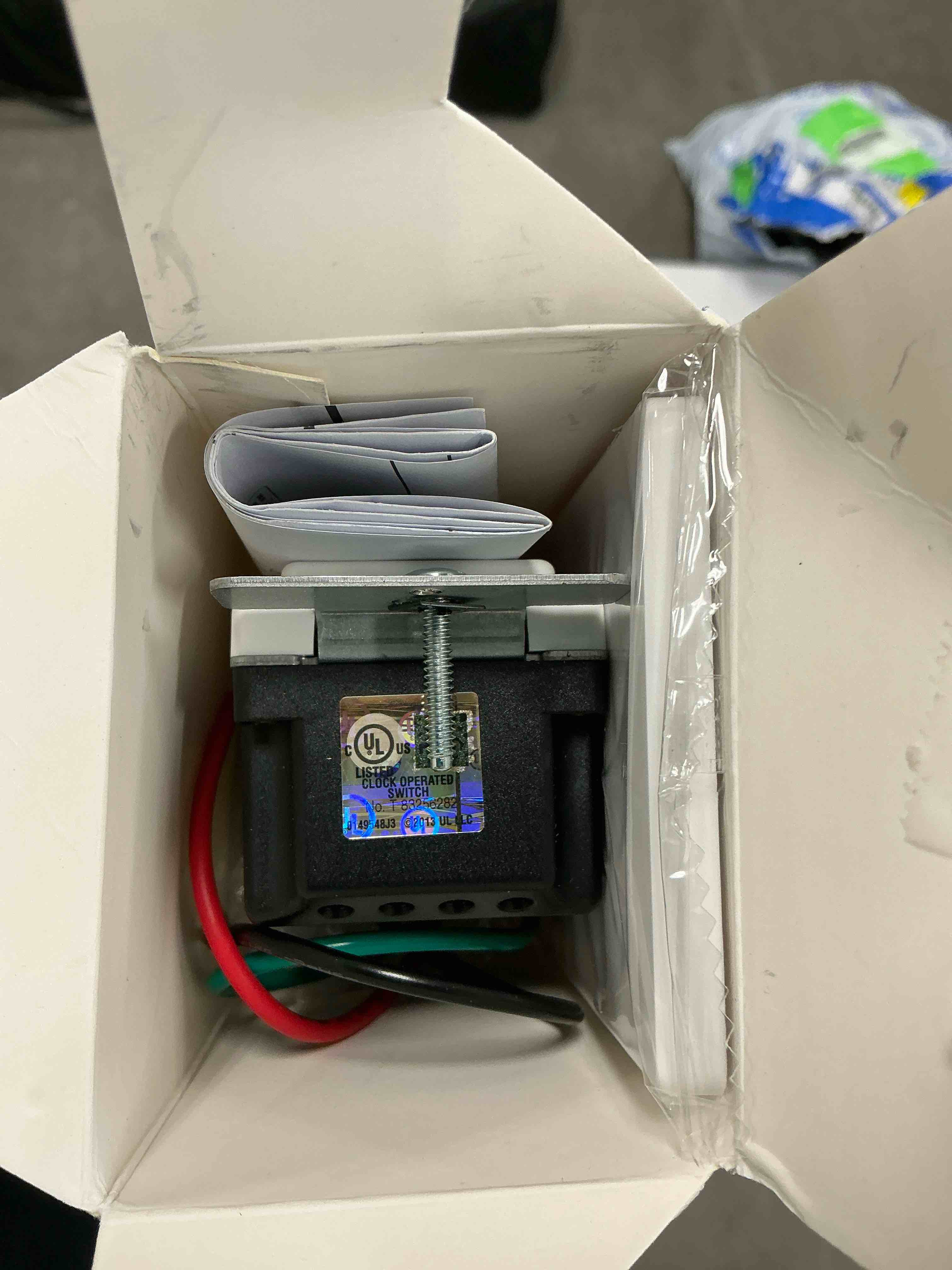 Condition photo showing New/Like New for ENERLITES - HET01-C-W Programmable Digital Timer Switch for Lights, Fans, Motors, 7-Day18 ON/OFF Timer Settings, Single Pole, Neutral Wire Required, UL Listed, HET01-C, White