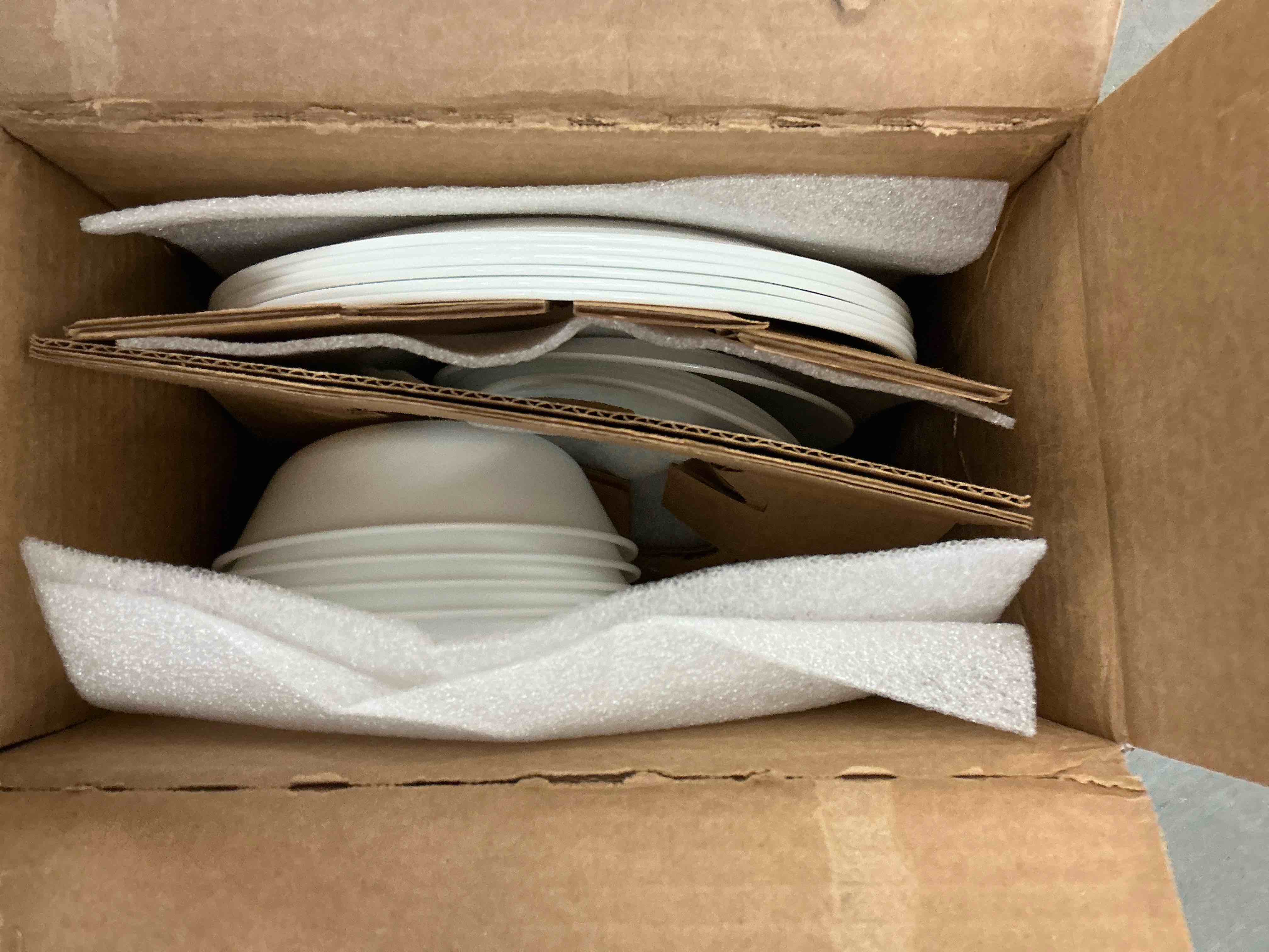 Condition photo showing New/Like New for Corelle Vitrelle 18-Piece Service for 6 Dinnerware Set Triple Layer Glass and Chip Resistant, Lightweight Round Plates and Bowls Set, Winter Frost White
