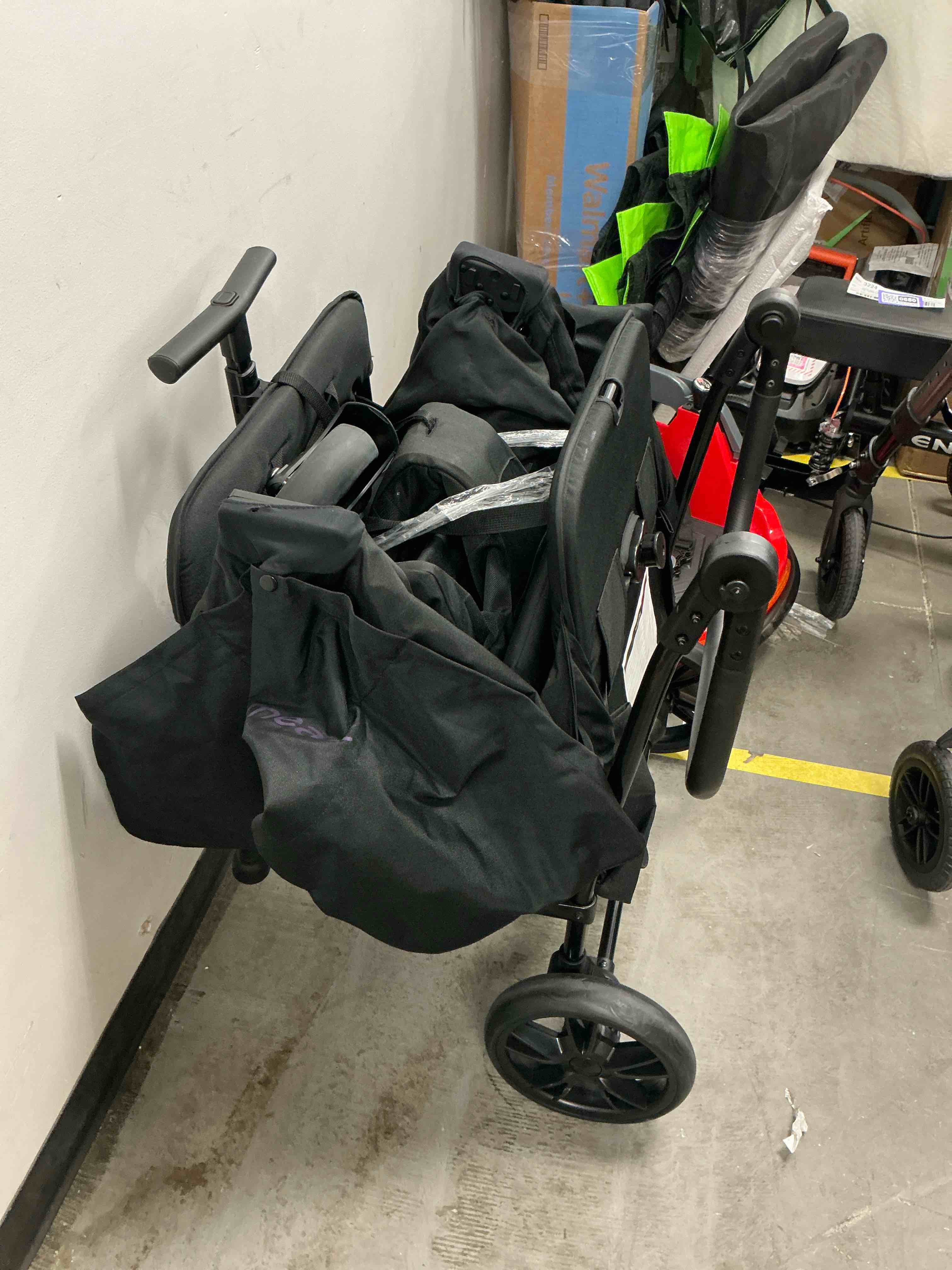Condition photo showing Good Condition for Vomeast Wagon Stroller for Kids, Spacious 2-Seater Stroller Wagon with Adjustable Canopy, Pull & Push Handle, 5-Point Harness, Foldable for Toddlers, Black