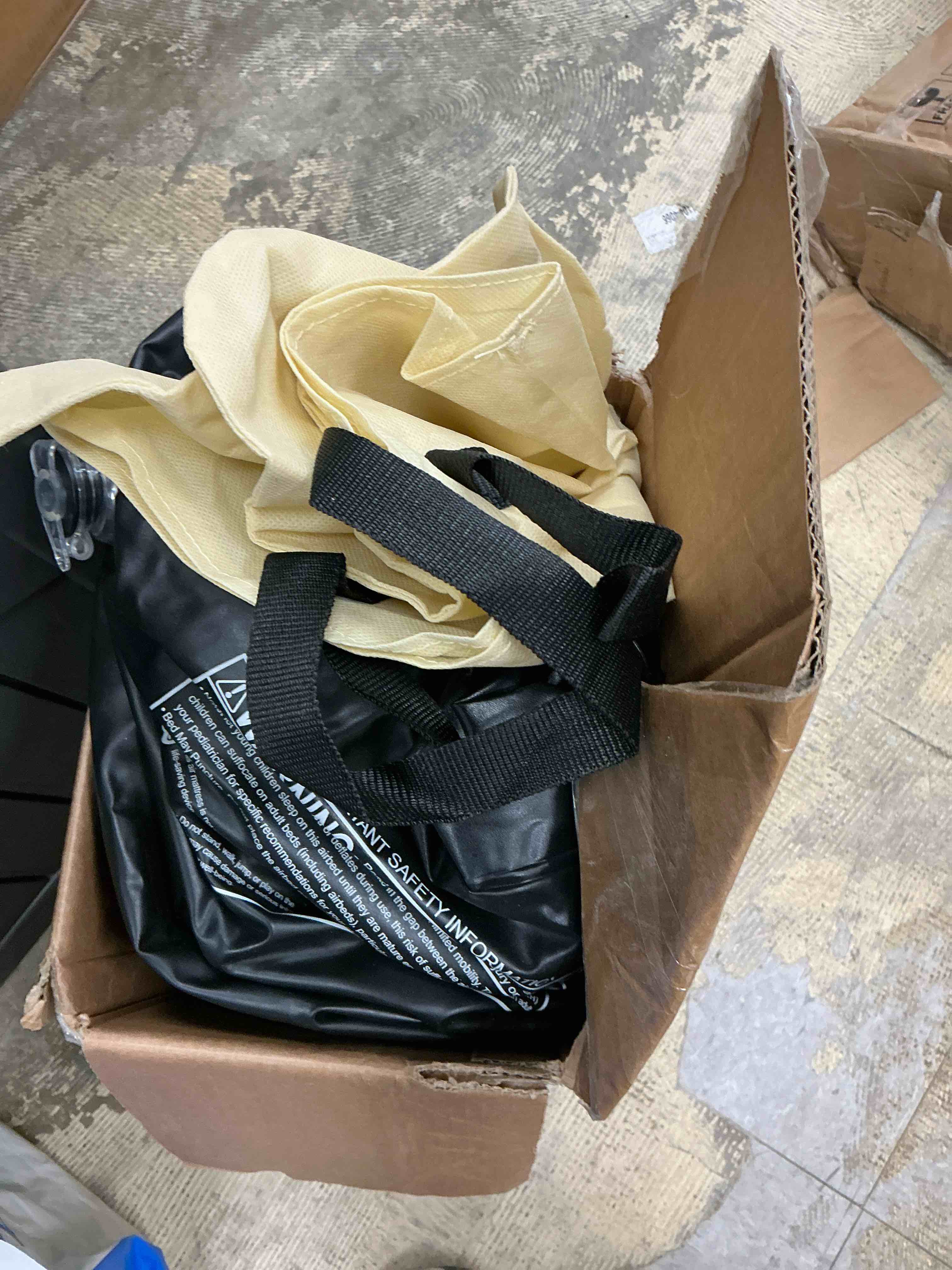 Condition photo showing Good Condition for CONCETTA 18 in Twin Air Mattress with Built in Pump, 600LBS Weight Capacity for Camping, Home, Guests