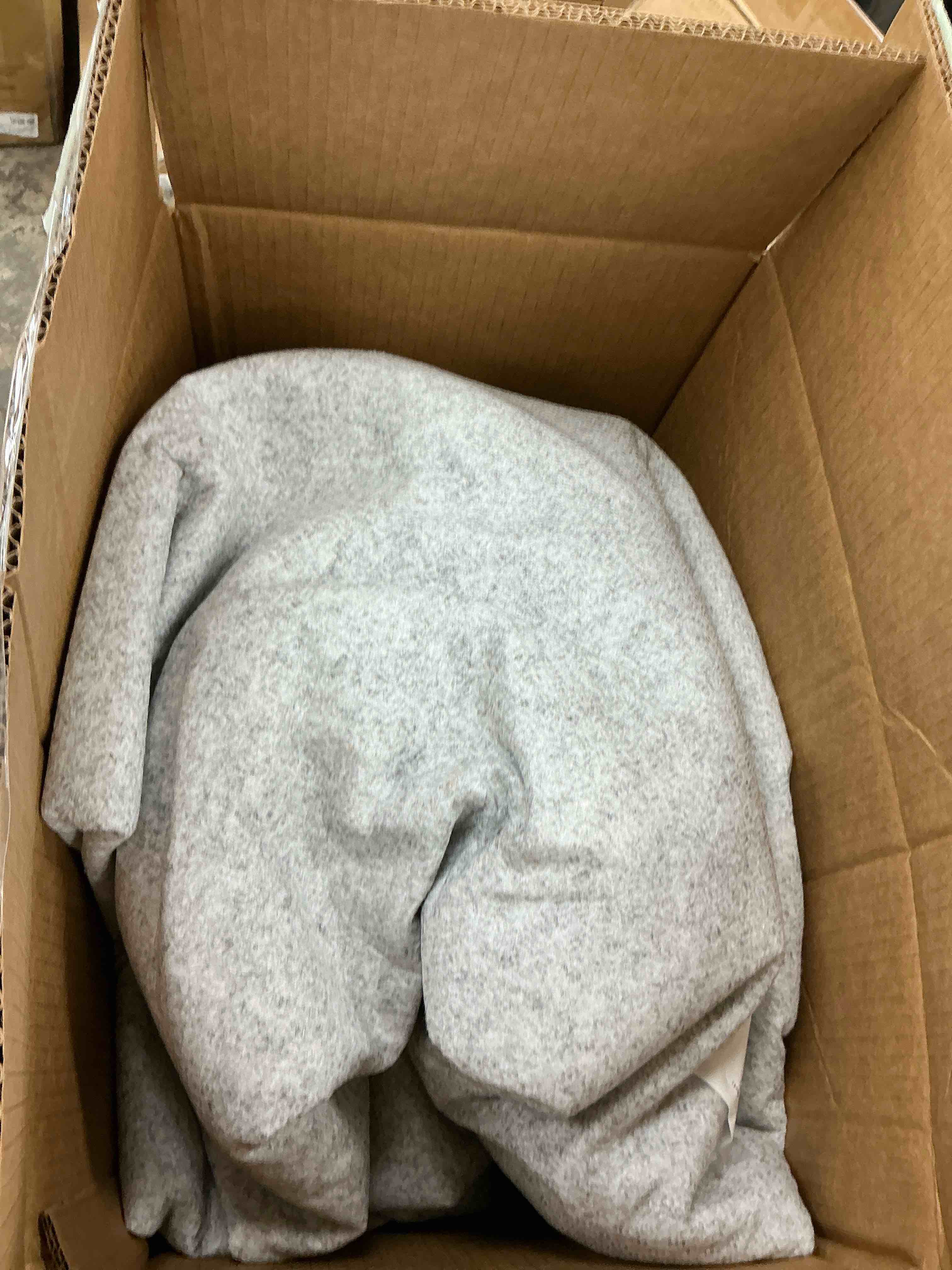 Condition photo showing Good Condition for KUETH 8'x10' Area Rugs for Living Room, Non Slip Machine Washable Vintage Indoor Rug, Low Pile Chenille Print Rug for Bedroom Dining Room Home Office