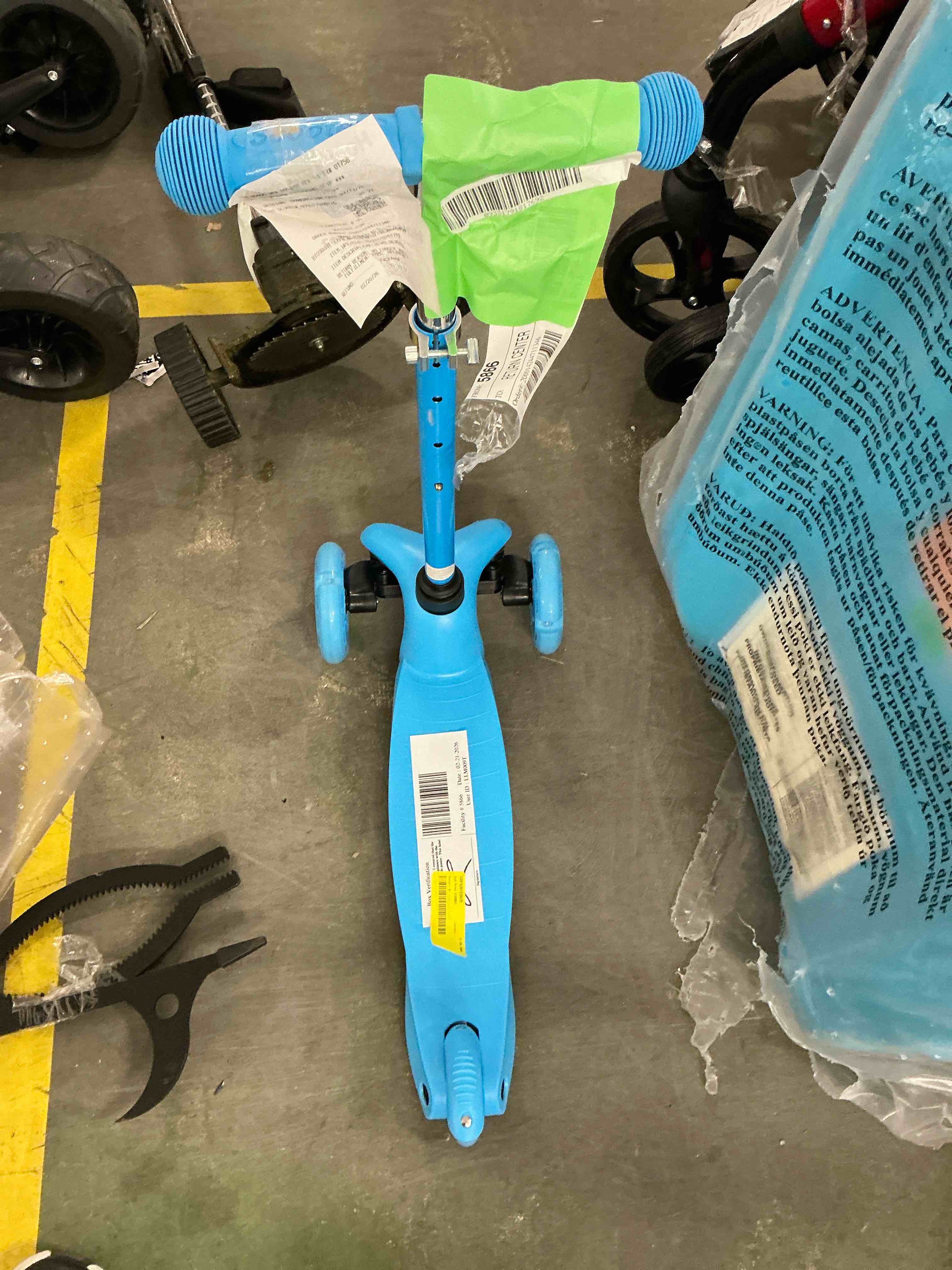Condition photo showing Good Condition for Kids Scooter Kick Scooter 3 Wheel Adjustable Height Light up LED Wheels for Kids Boys Girls Ages 3-12 Blue