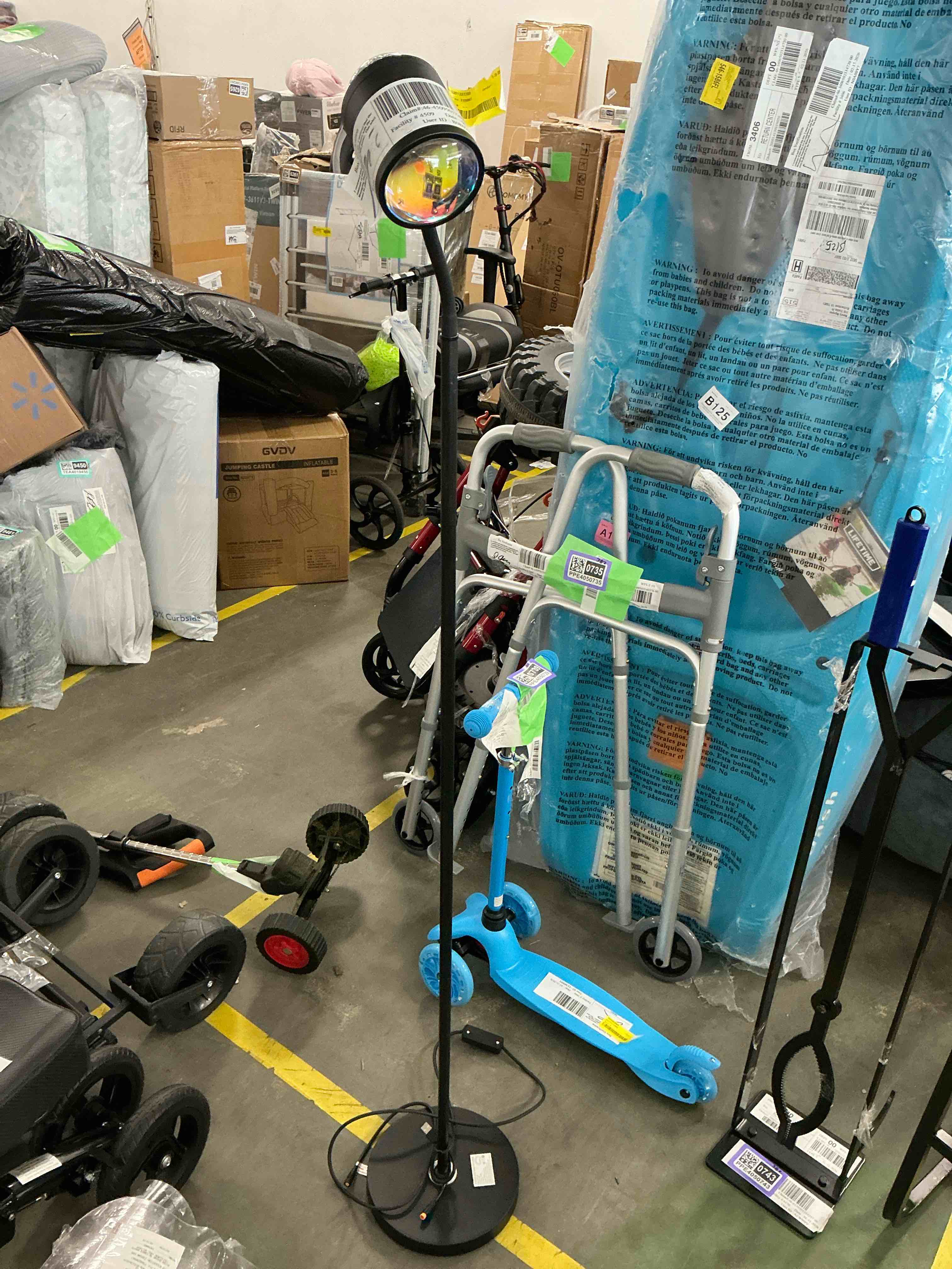 Condition photo showing Good Condition for MEHOOM Sunset Standing Floor Lamp Projection with Ocean Wave  360° Rotation Floor Lamps for Bedroom  Photography Selfie Party Home Living Room Bedroom Decor  Gifts Idea for Girls Women(127Colors)