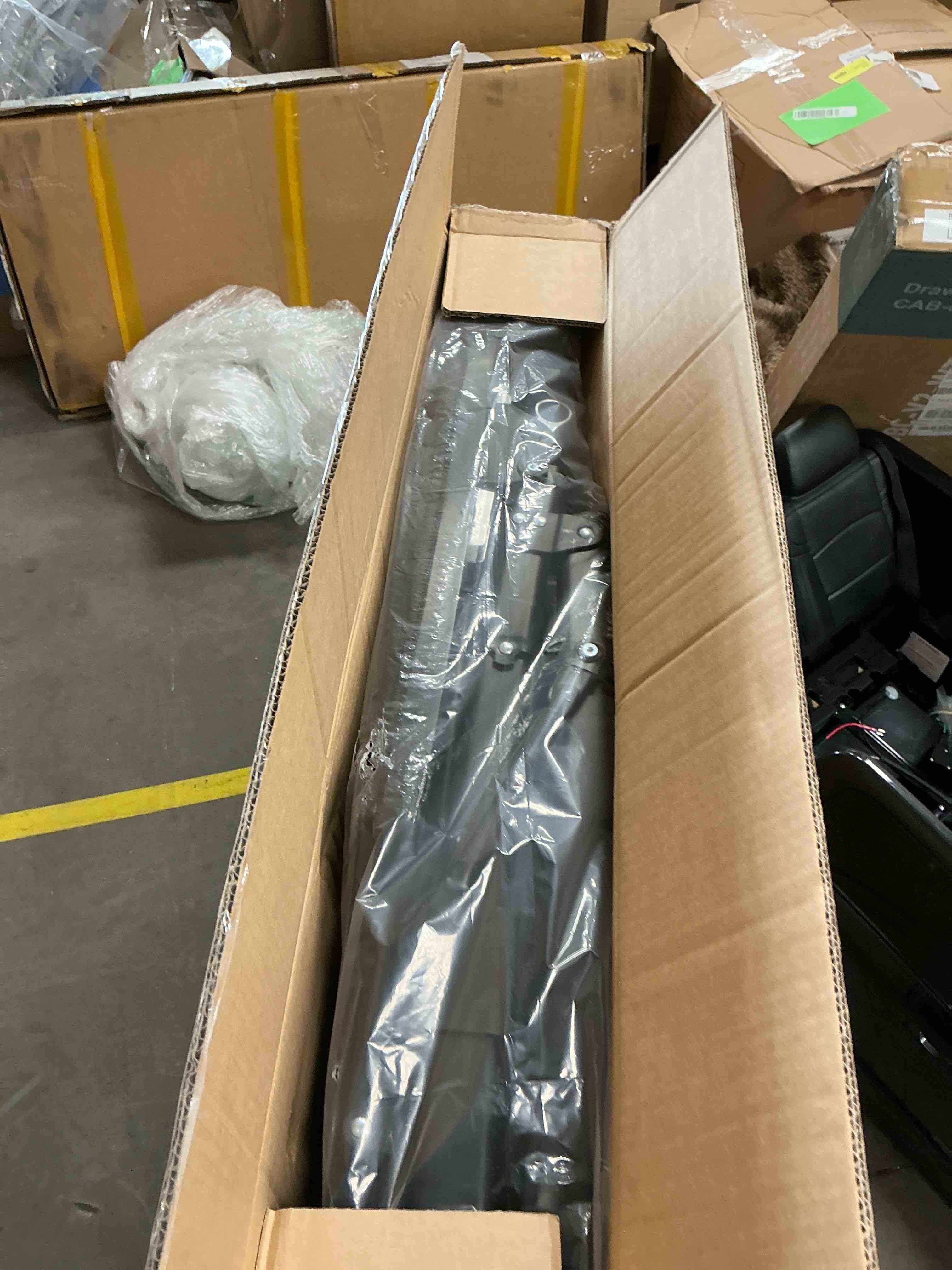 Condition photo showing New/Like New for GVDV Oversized Zero Gravity Chair, 33In XXL Lounge Chair 500lbs Capcity with Removable Thick Cushion, Lawn Patio Reclining Chair Upgraded Alloy Lock and Cup Holder, for Indoor Outdoor, Black