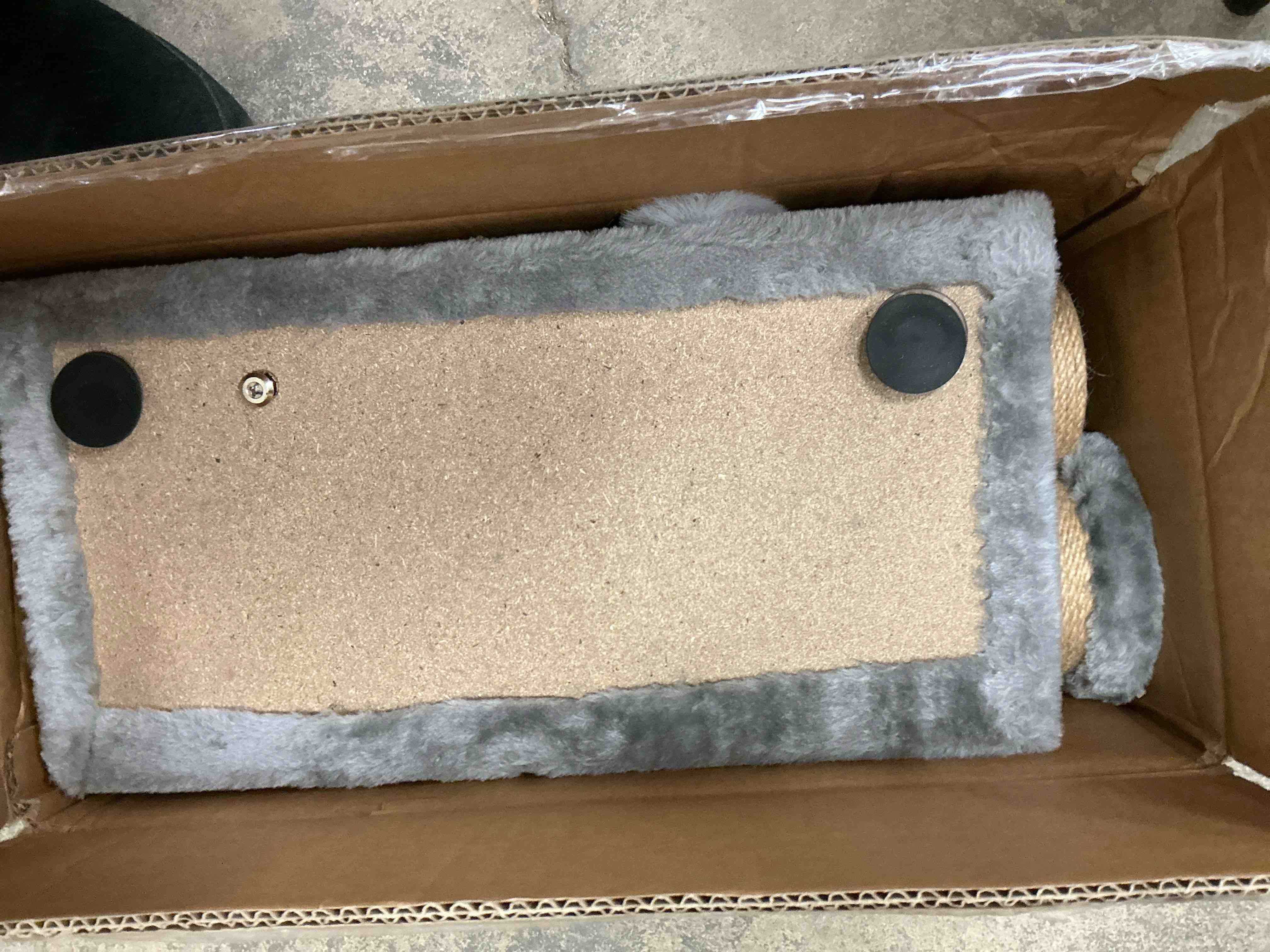 Condition photo showing Good Condition for Tall Cat Scratching Post 36 inch Large Cat Scratch Post for Indoor Cats with Durable Natural Sisal Rope Scratcher Post Tree Kitten Interactive Toy-Gray Gray 36IN TALL POST