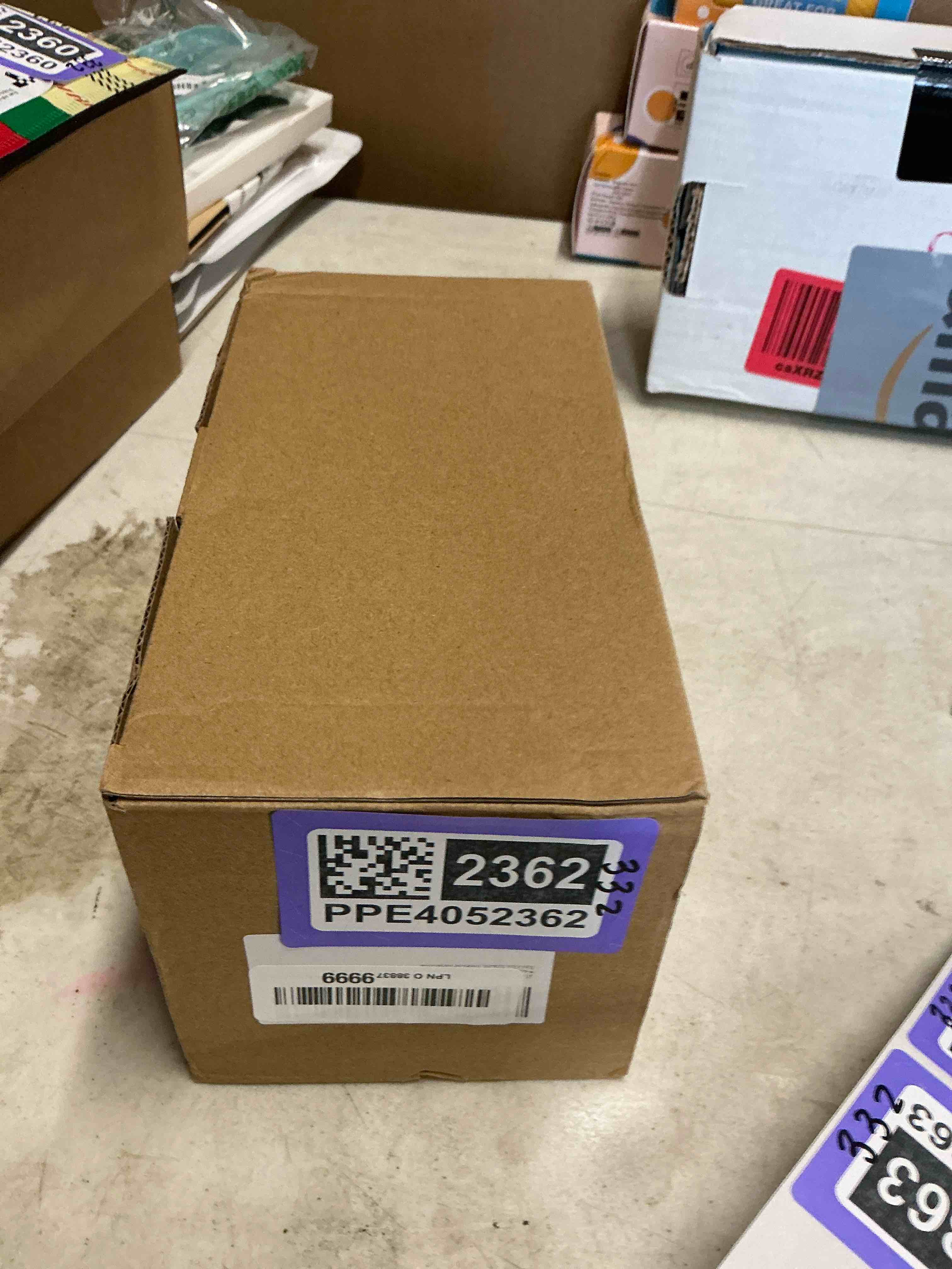 Small Acrylic Tarantula Enclosure Terrarium with Magnetic Button,8 * 4 * 4inch Thicken Isopod Enclos