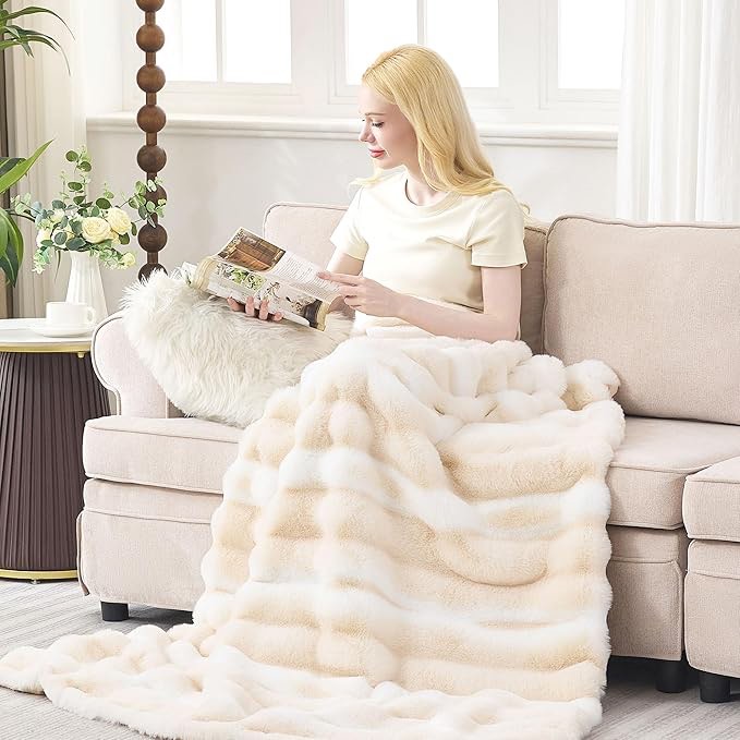 VFROO Plush Faux Rabbit Fur Throw Blanket – 850GSM Thick & Warm, Ultra Soft Fluffy Blanket for Couch