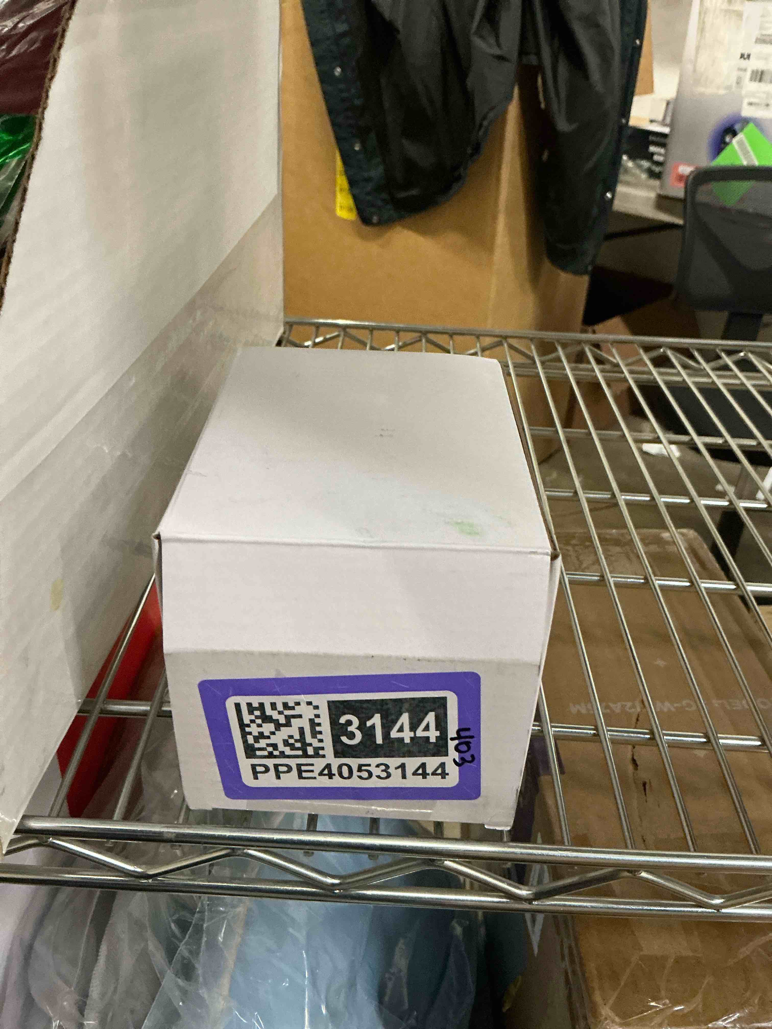 Condition photo showing New/Like New for Gejoy 24 Pcs Foldable Fan Mushrooms and Skulls Foldable Fan Style Summer Flower Handheld Round Folding Fan for Men Women Rave Fan for EDM Music Festival Club Rave Accessories Party Favors Decorations Mushroom 24