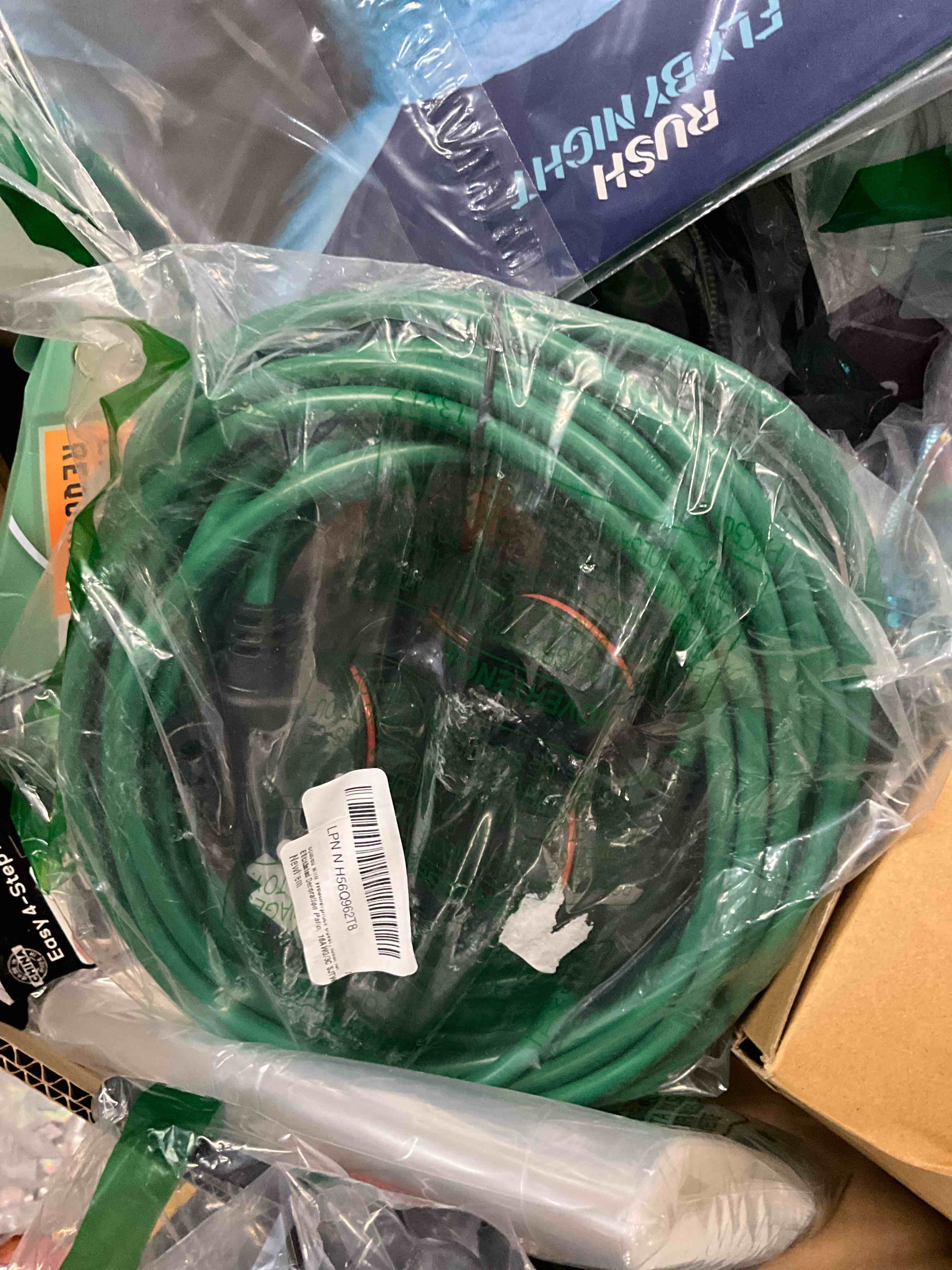 Condition photo showing Good Condition for Eversimpleinc Green Outdoor Extension Cord with Multiple Outlets, (50FT 6 Outlets) Evenly Spaced with Weatherproof Cover, Ideal for Christmas Decoration Patio, 16AWG/3C SJTW, ETL Listed