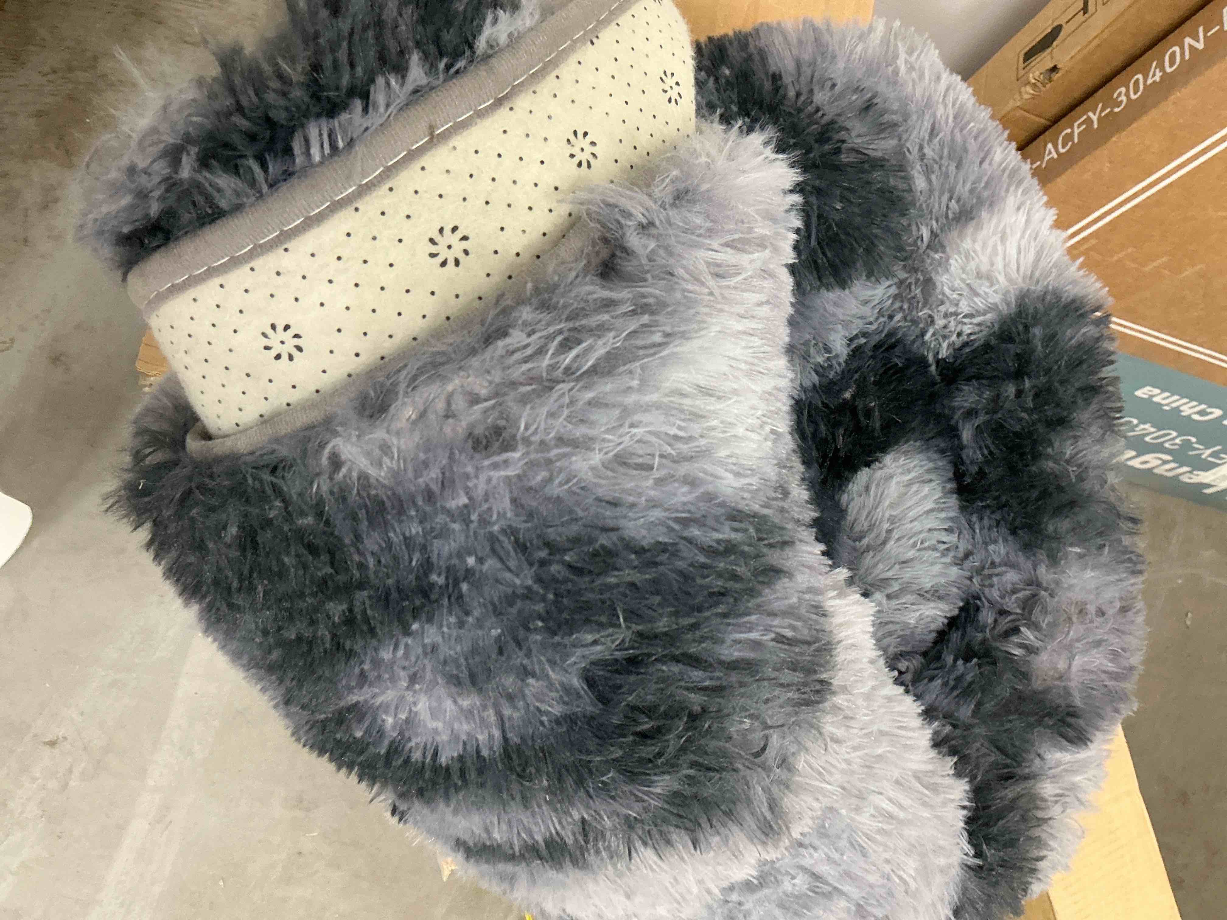 Condition photo showing Good Condition for 9 x12 Fluffy Area Rugs for Living Room Bedroom Carpet Home Decor Soft Rug Indoor Modern Deep Grey