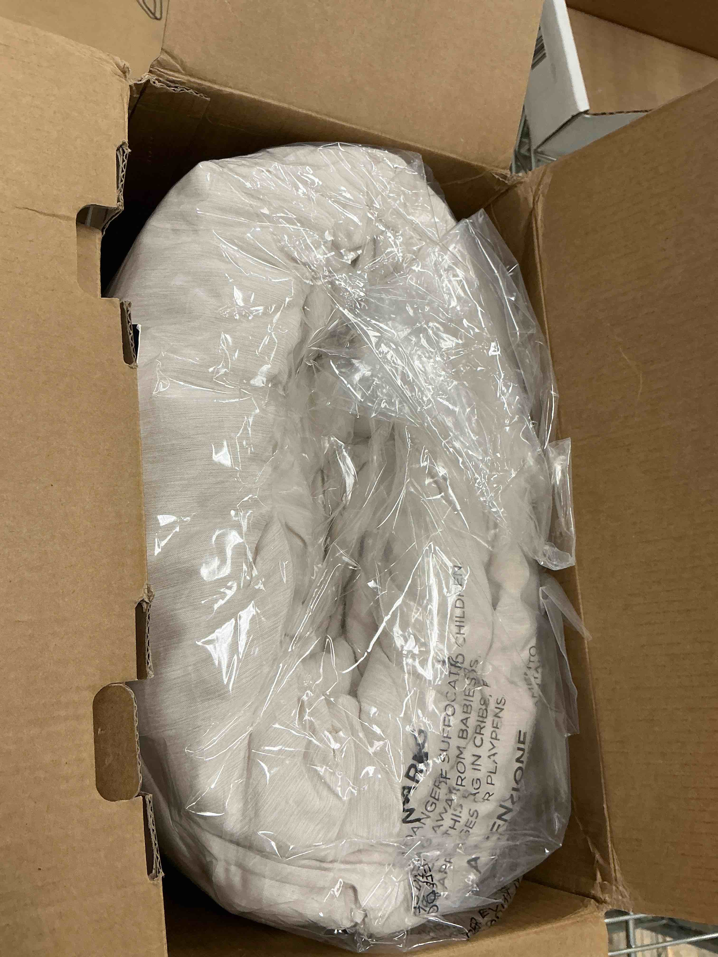 Condition photo showing New/Like New for Bedsure King Size Comforter Set - Beige King Comforter Set, Soft Bedding for All Seasons, Cationic Dyed Bedding Set, 3 Pieces, 1 Comforter (104"x90") and 2 Pillow Shams (20"x36"+2") King 05 - Beige