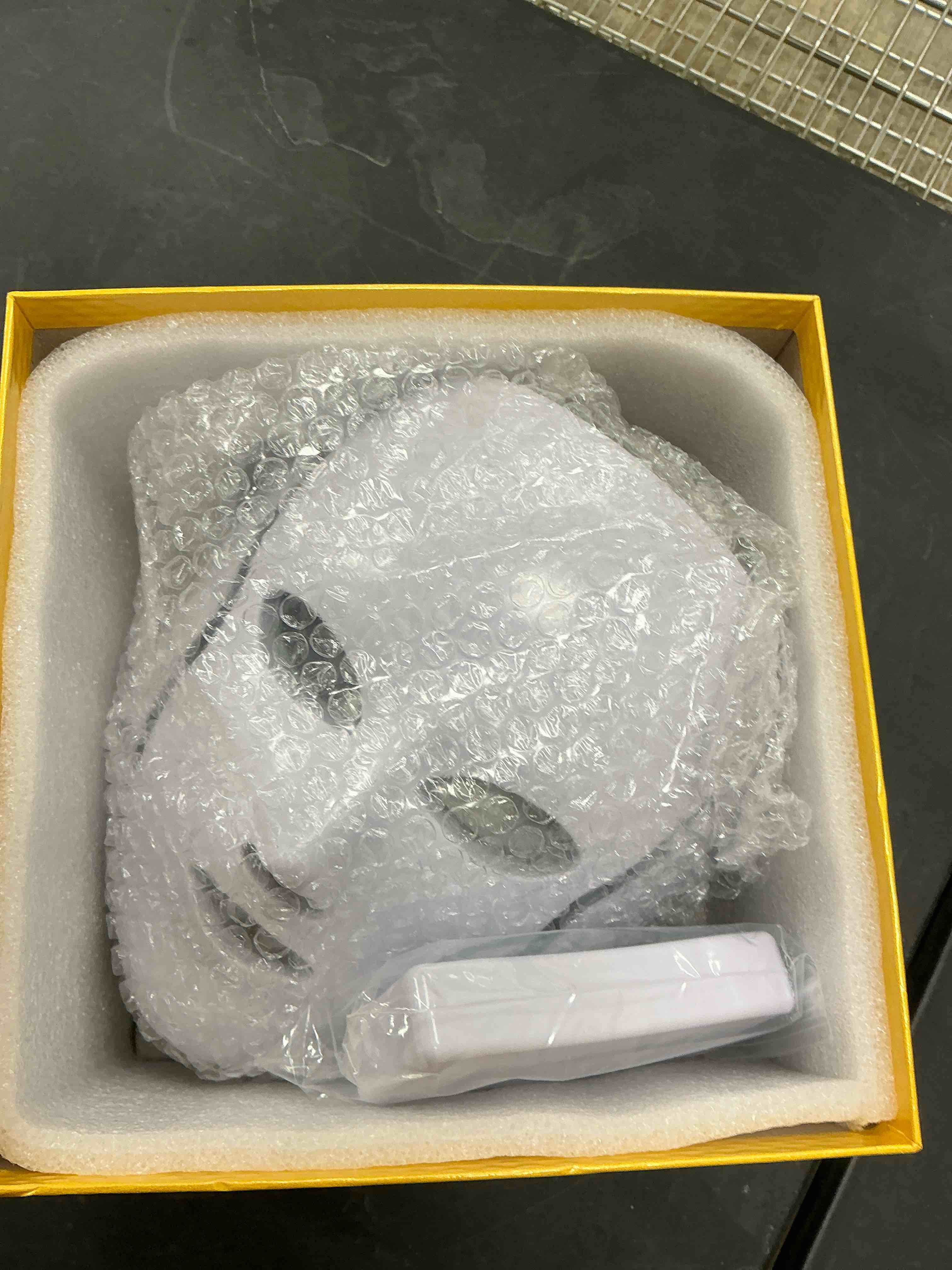 Condition photo showing New/Like New for Red Light Photon Facial Mask with Remote Control, 7 Custom Modes with Infrared, Portable with Timer for Home Use White 01