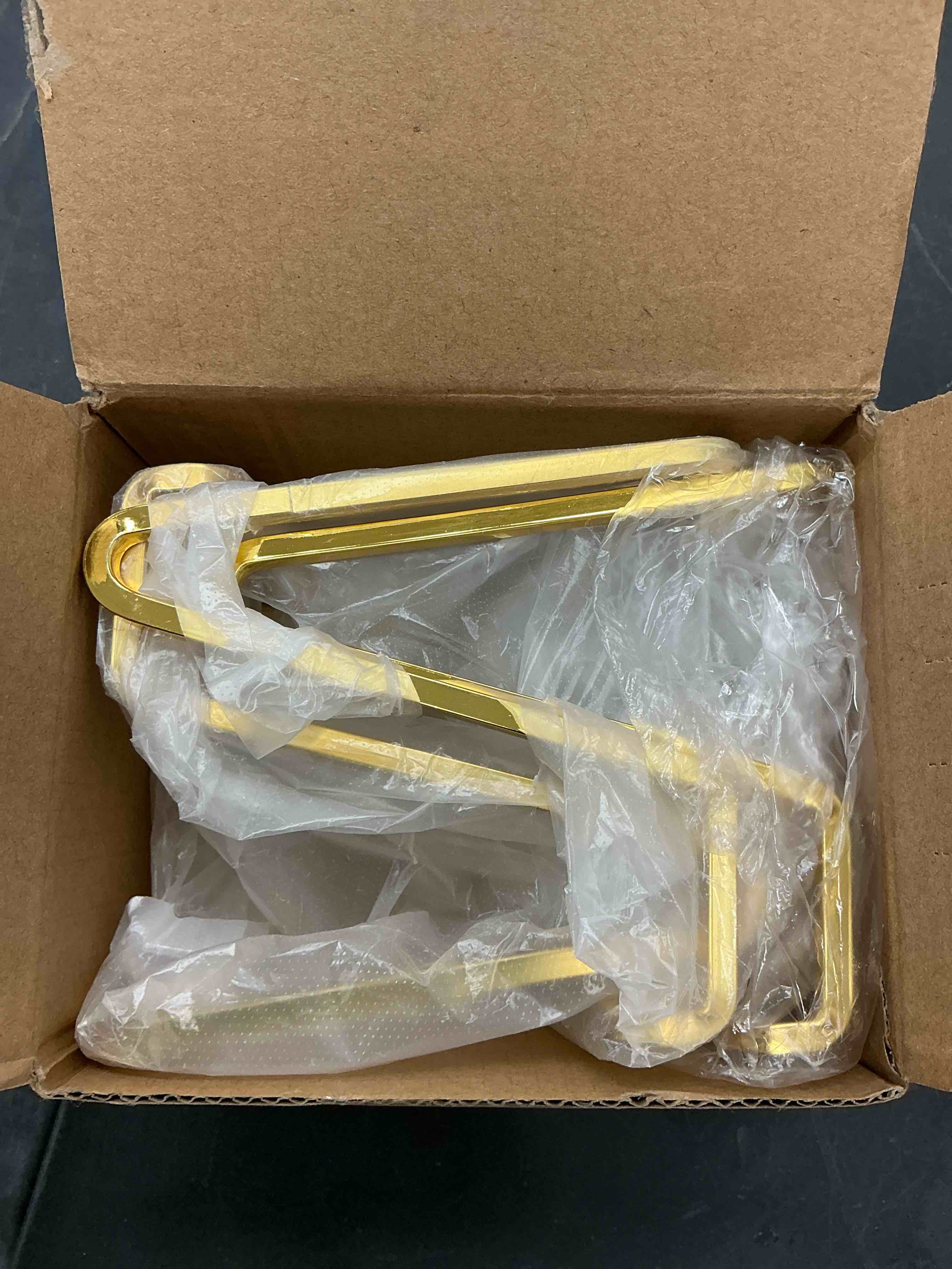 Condition photo showing New/Like New for Plate Holder Easel Display Stand - 4.5 inch Metal Plate Stands for Display - Tabletop Picture Stand - Gold Iron Easels for Display Pictures | Photo Frames | Book | Decorative Plates | Plaque - 3 Pack Gold-4.5 inch (3 pack)