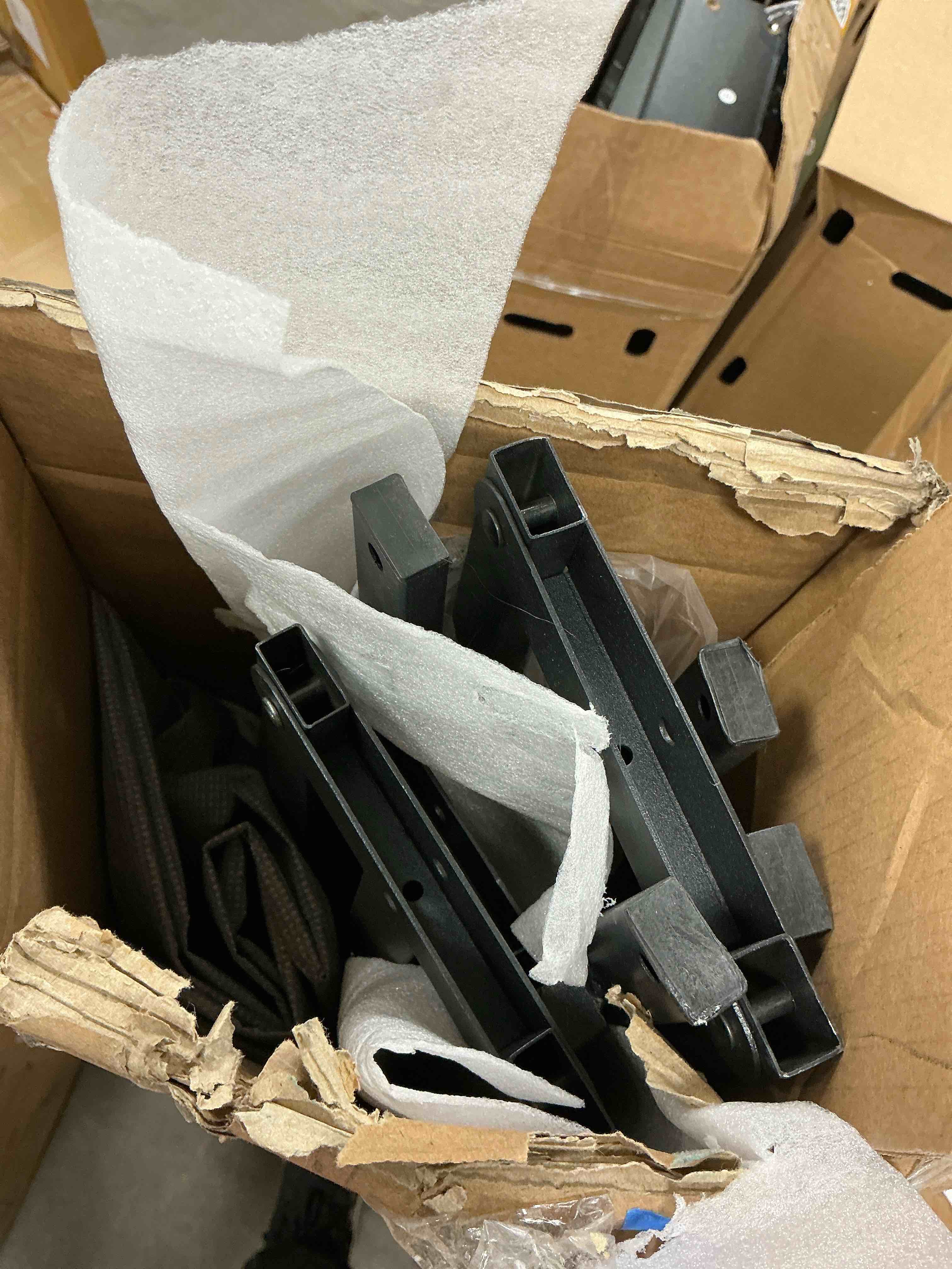 Condition photo showing Good Condition for ULIESC 9 inch King Metal Box Spring, Sturdy Mattress Foundation, Fabric Cover Included, Easy Assembly