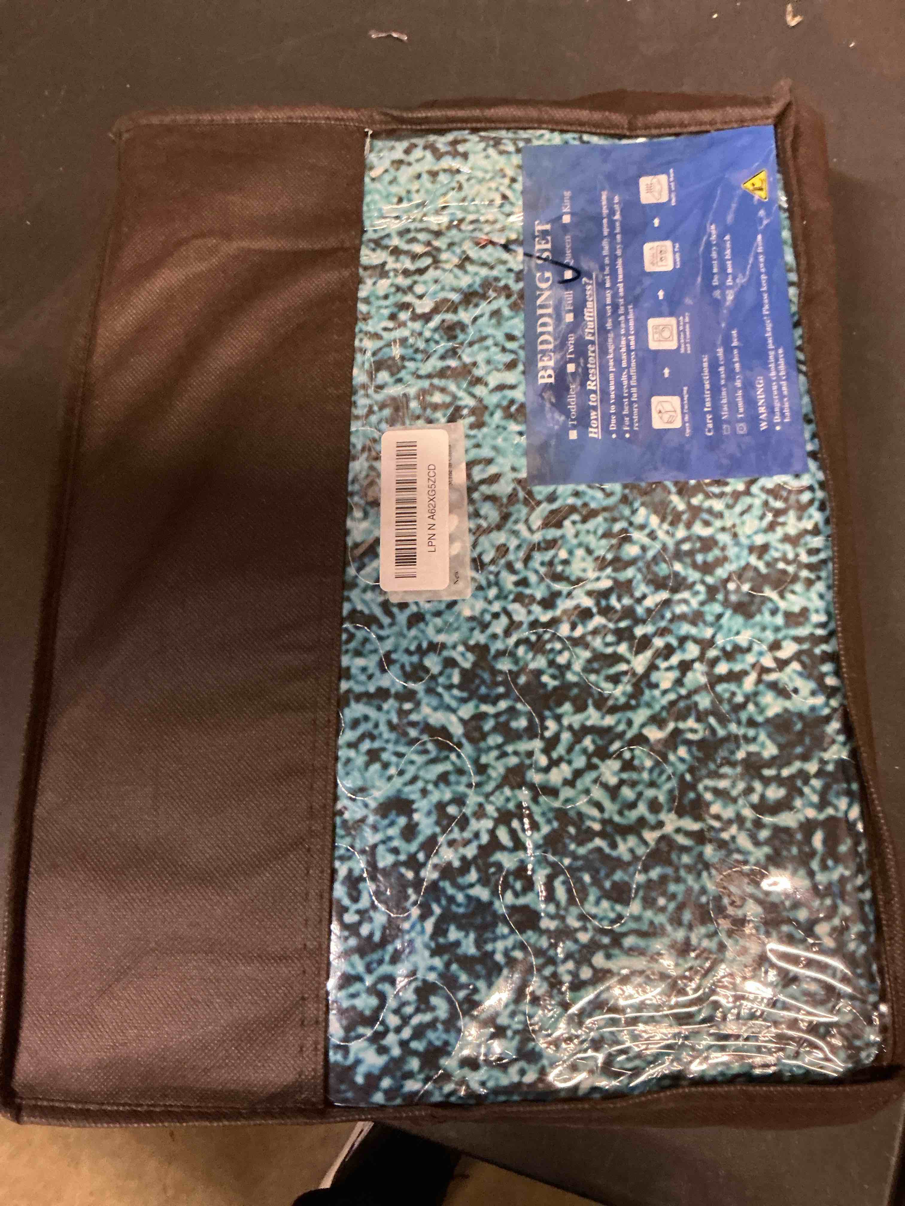 Condition photo showing New/Like New for Quilt Set Full/Queen Size, Turquoise Grey Painting 3 Pcs Soft Bed Cover Bedding Set for Kids and Adults, Teal Contemporary Gray Lightweight Bedspread Coverlet with Pillow Sham for All Season Full/Queen Blue Abstract