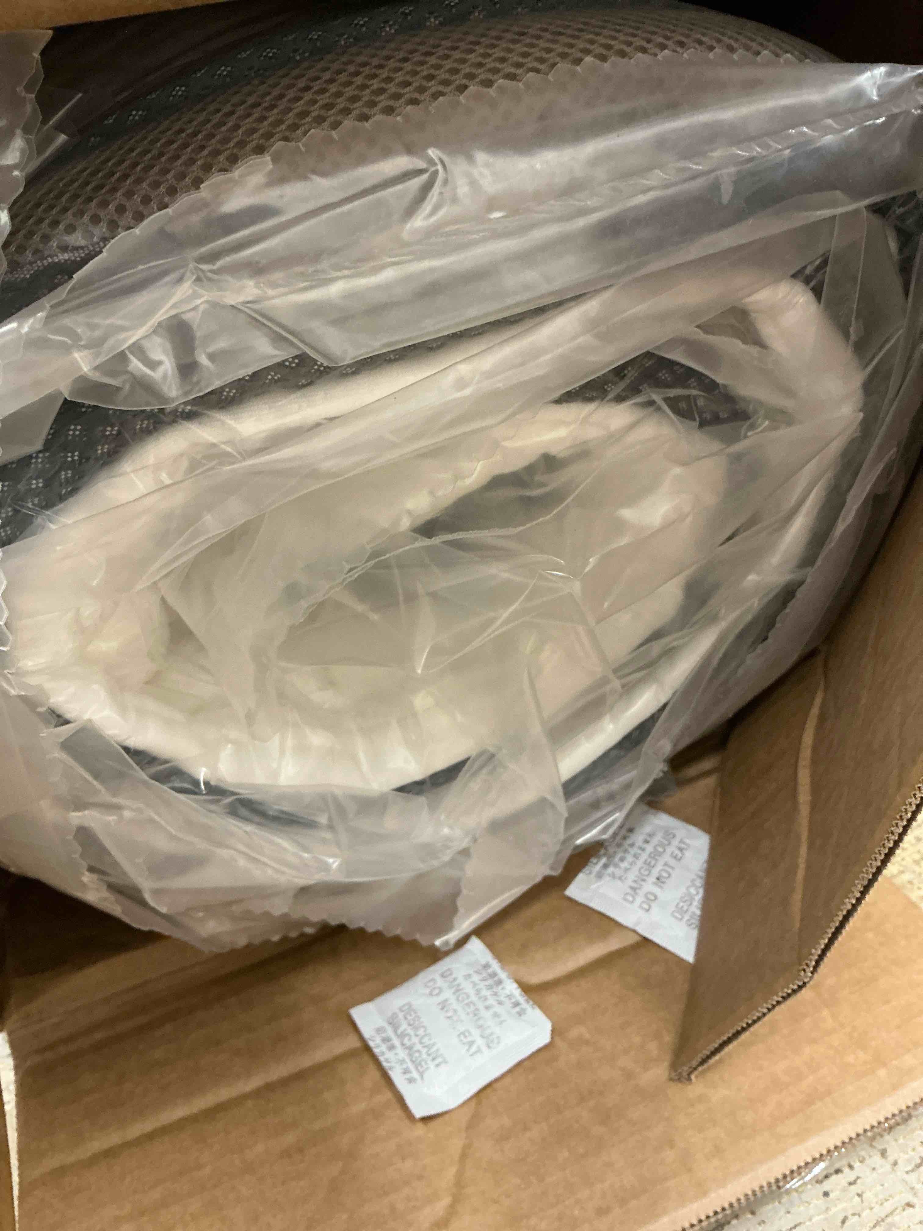 Condition photo showing New/Like New for full size mattress in a box, z-hom 10" hybrid mattress medium firm cool comfort pocket spring,certipur-us