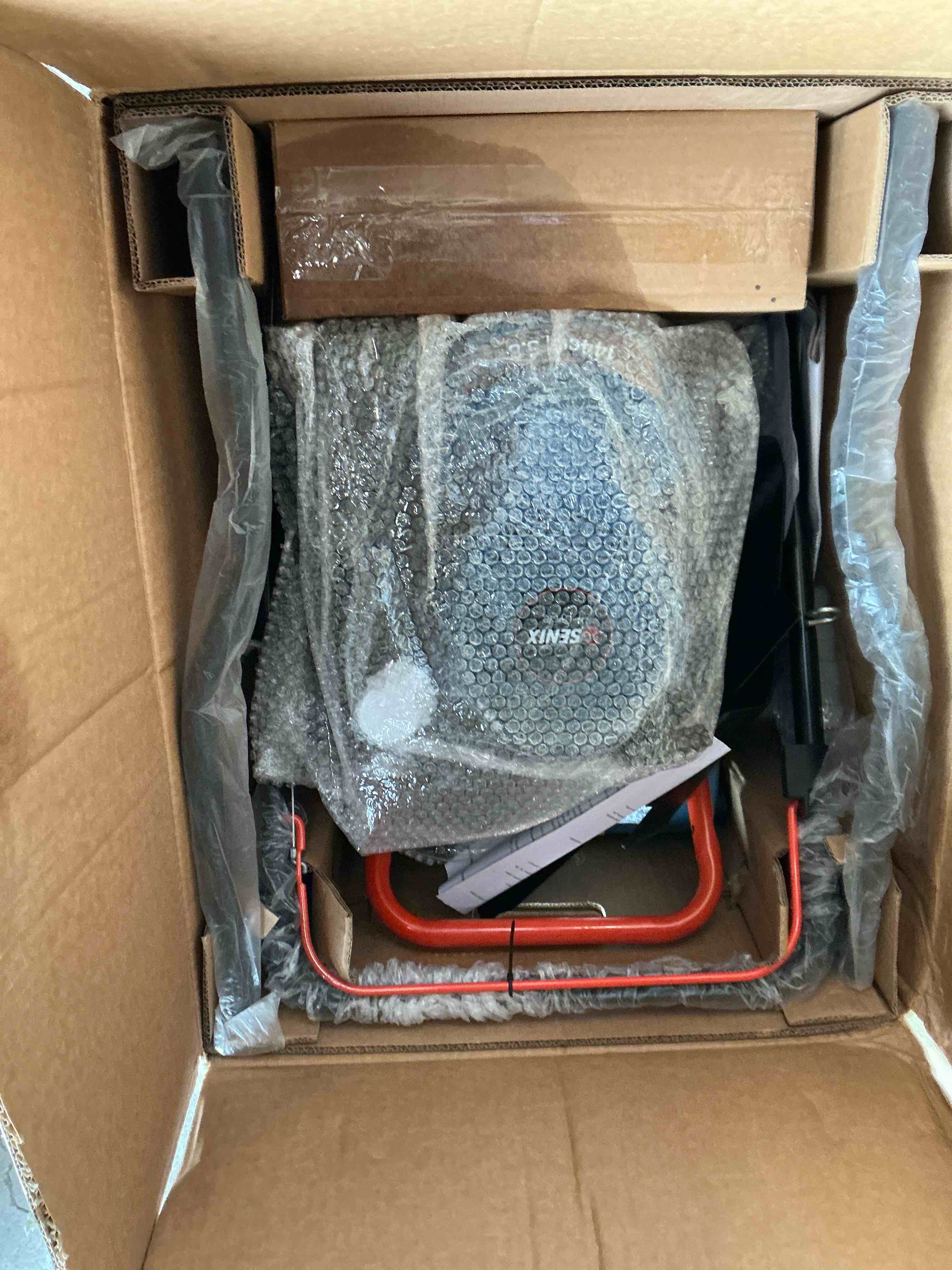 Condition photo showing New/Like New for senix gas lawn mower 18in cutting blade / 19in cutting deck 144cc 4-cycle engine push mower with side discharge