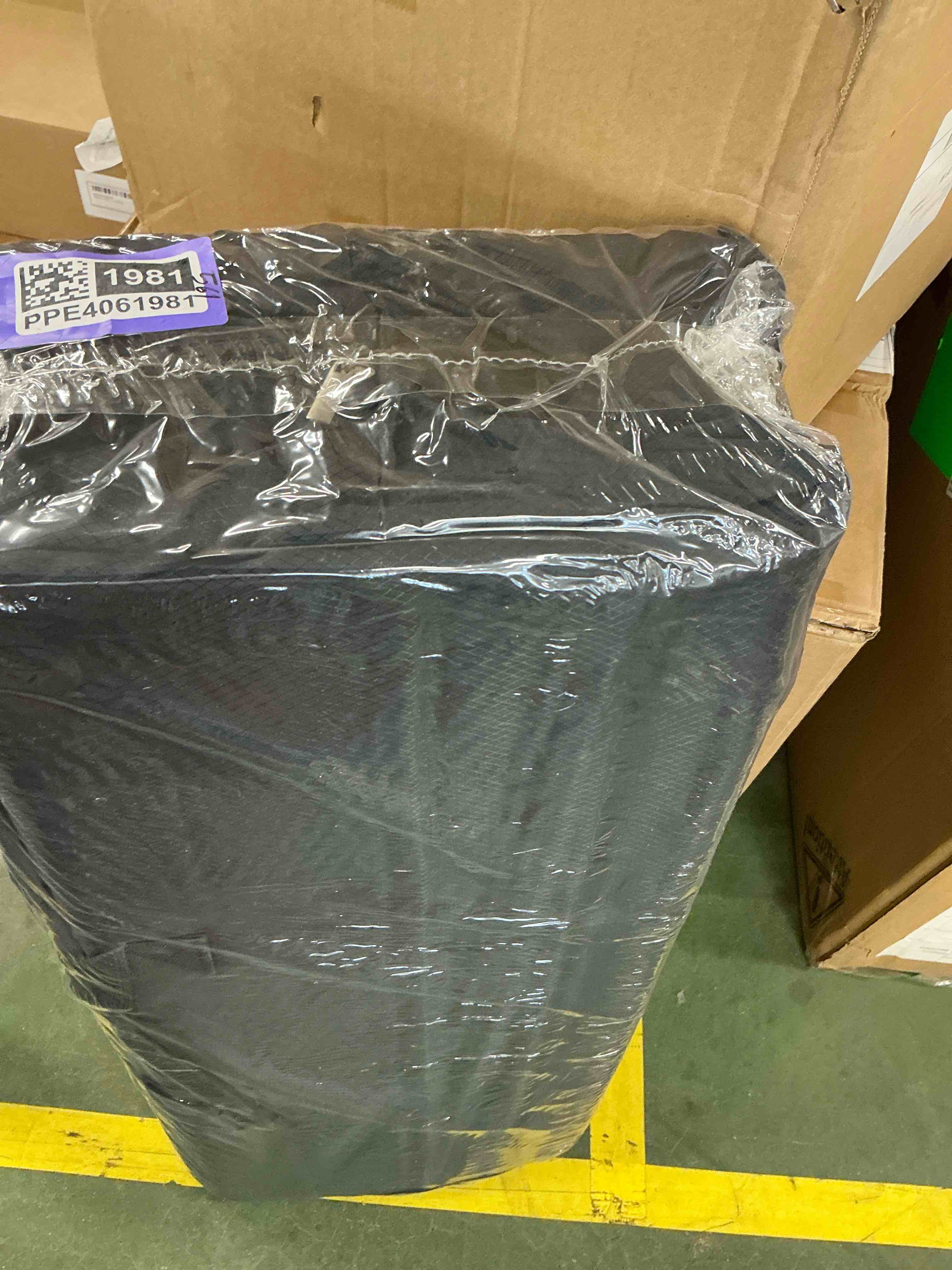 Condition photo showing New/Like New for deorab outdoor rugs waterproof plastic straw mat 5'x8' reversible rv patio deck beach blue & white