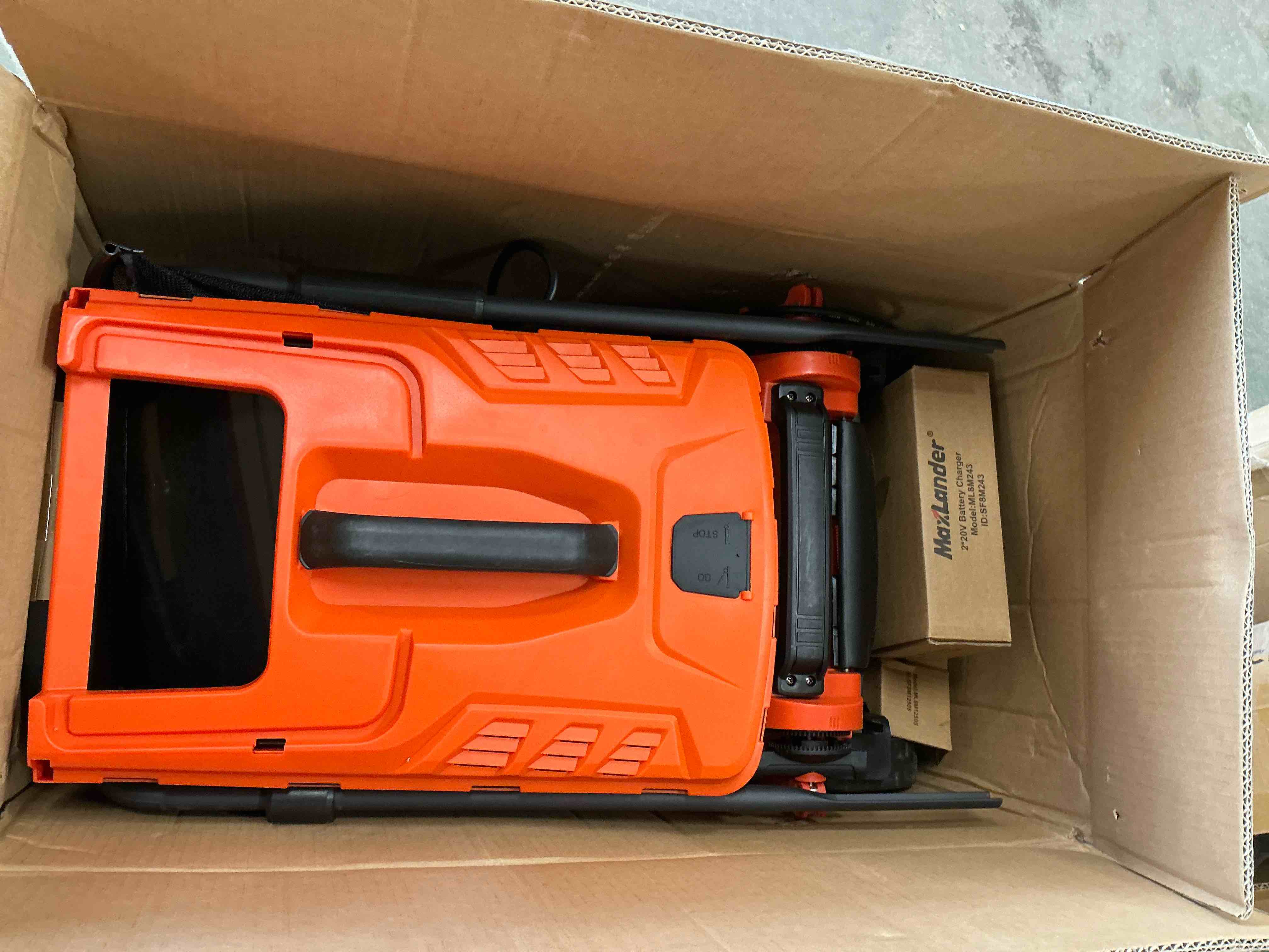Condition photo showing New/Like New for maxlander cordless electric lawn mower 15-inch cutting width 2 x 4.0ah batteries & charger included 2-in-1 mulching & bagging 6-position height adj