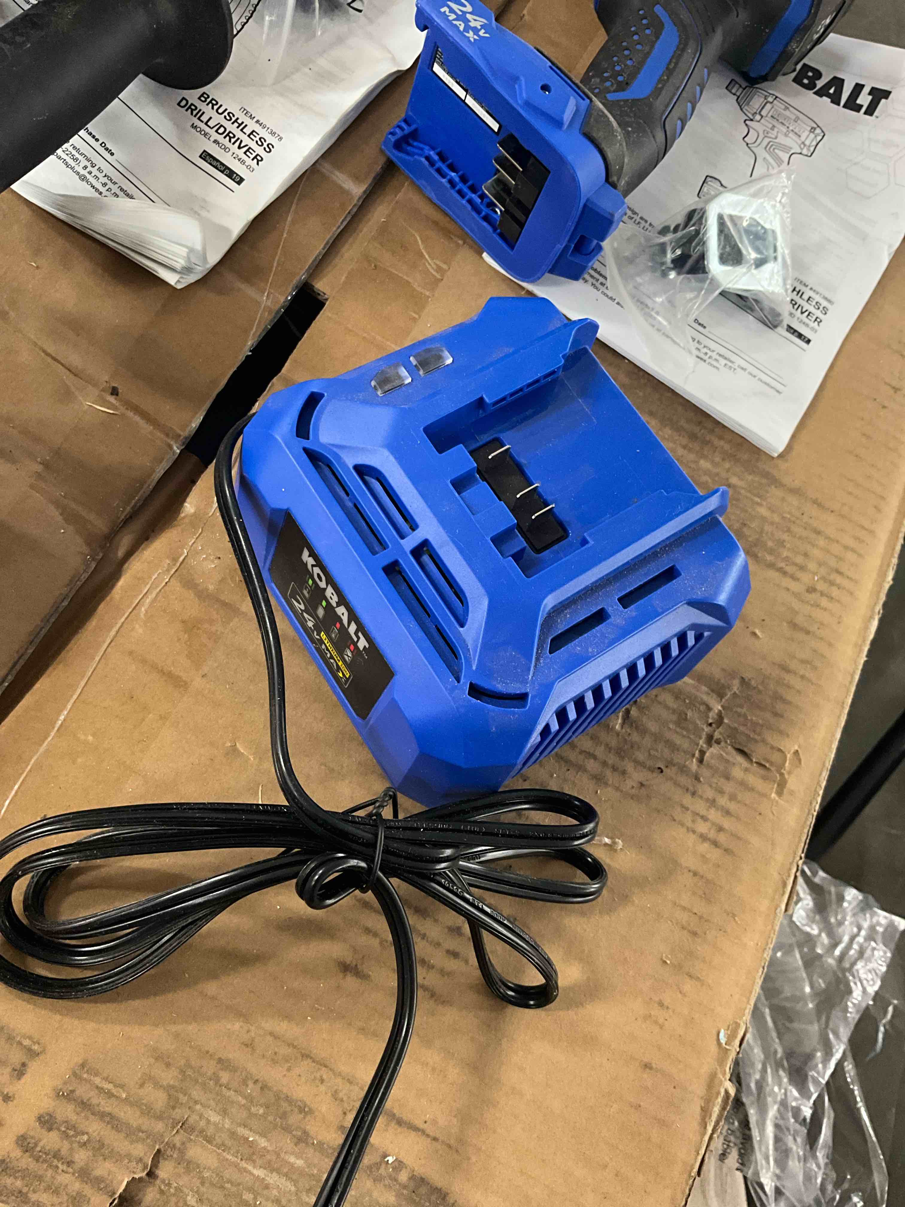 Condition photo showing Good Condition for kobalt 24 -volt lithium-ion ( battery charger )