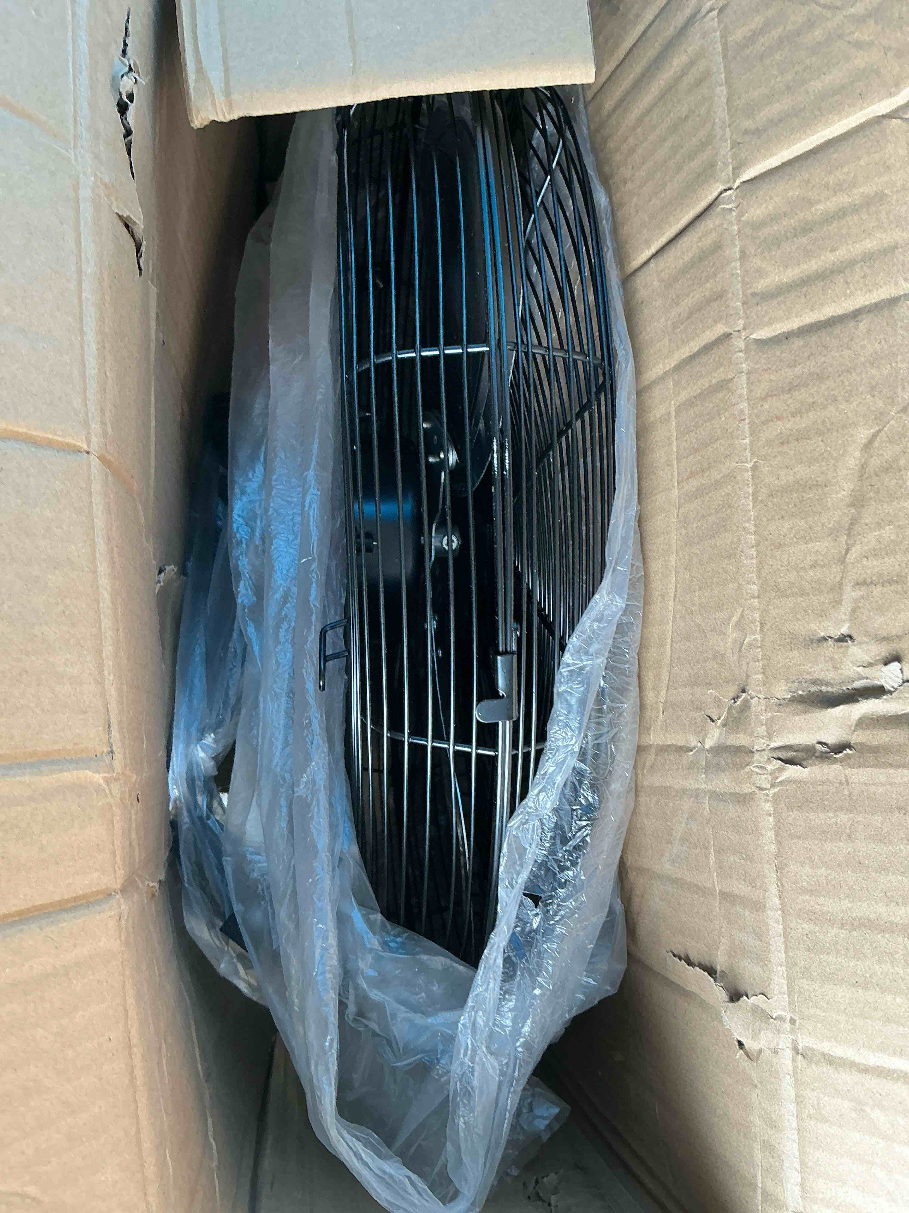 Condition photo showing New/Like New for fohere 20" high velocity floor fan, heavy duty metal cooling fans with 3 speeds, 360° tilt head, etl safety listed, for industrial, commercial space, garage, gym, warehouse, shop