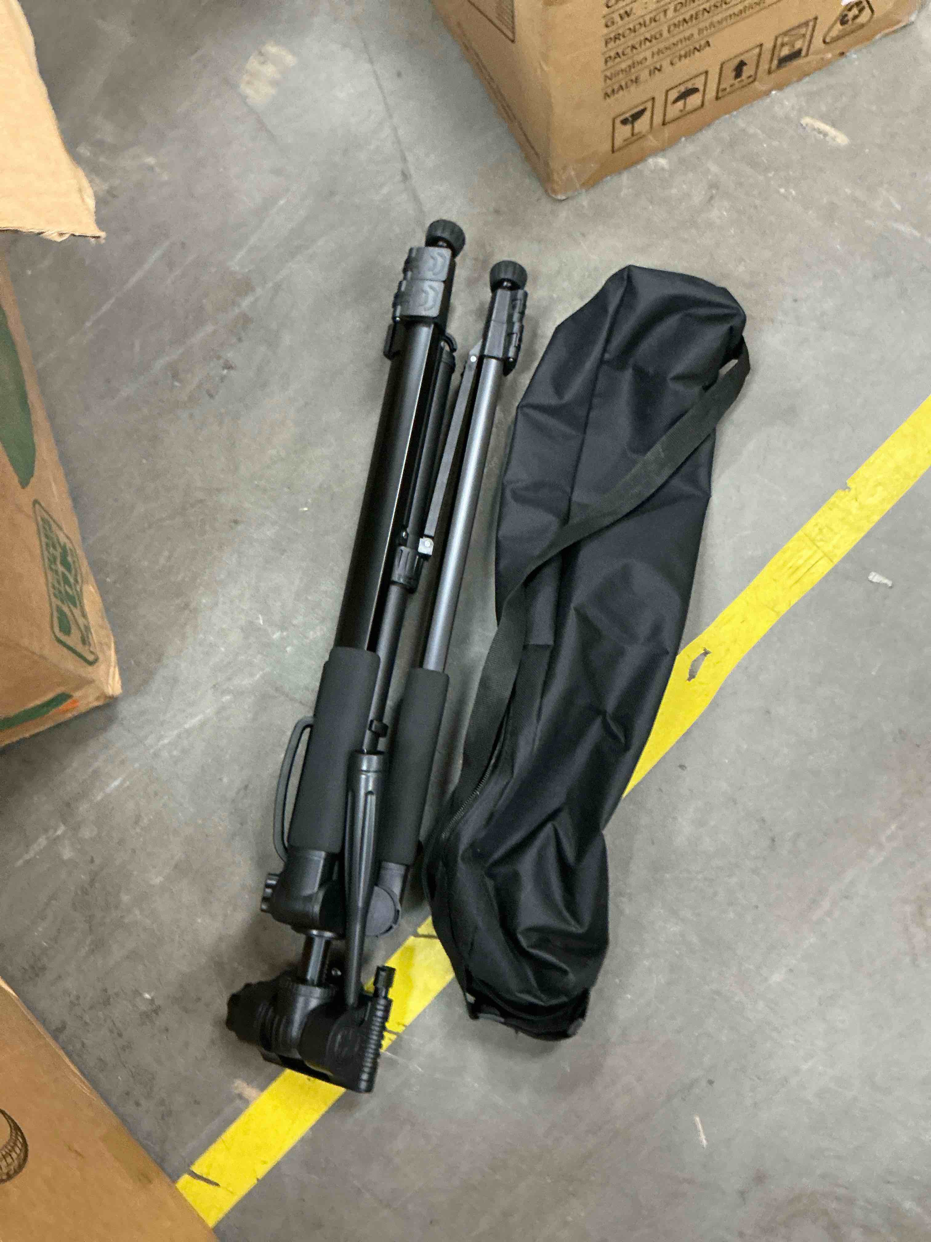 Condition photo showing Good Condition for meromore 71" camera tripods, tripod stand for camera phone video recording, heavy duty camera tripod stand, professional travel dslr tripods compatible with canon smartphone, max load 11 lb