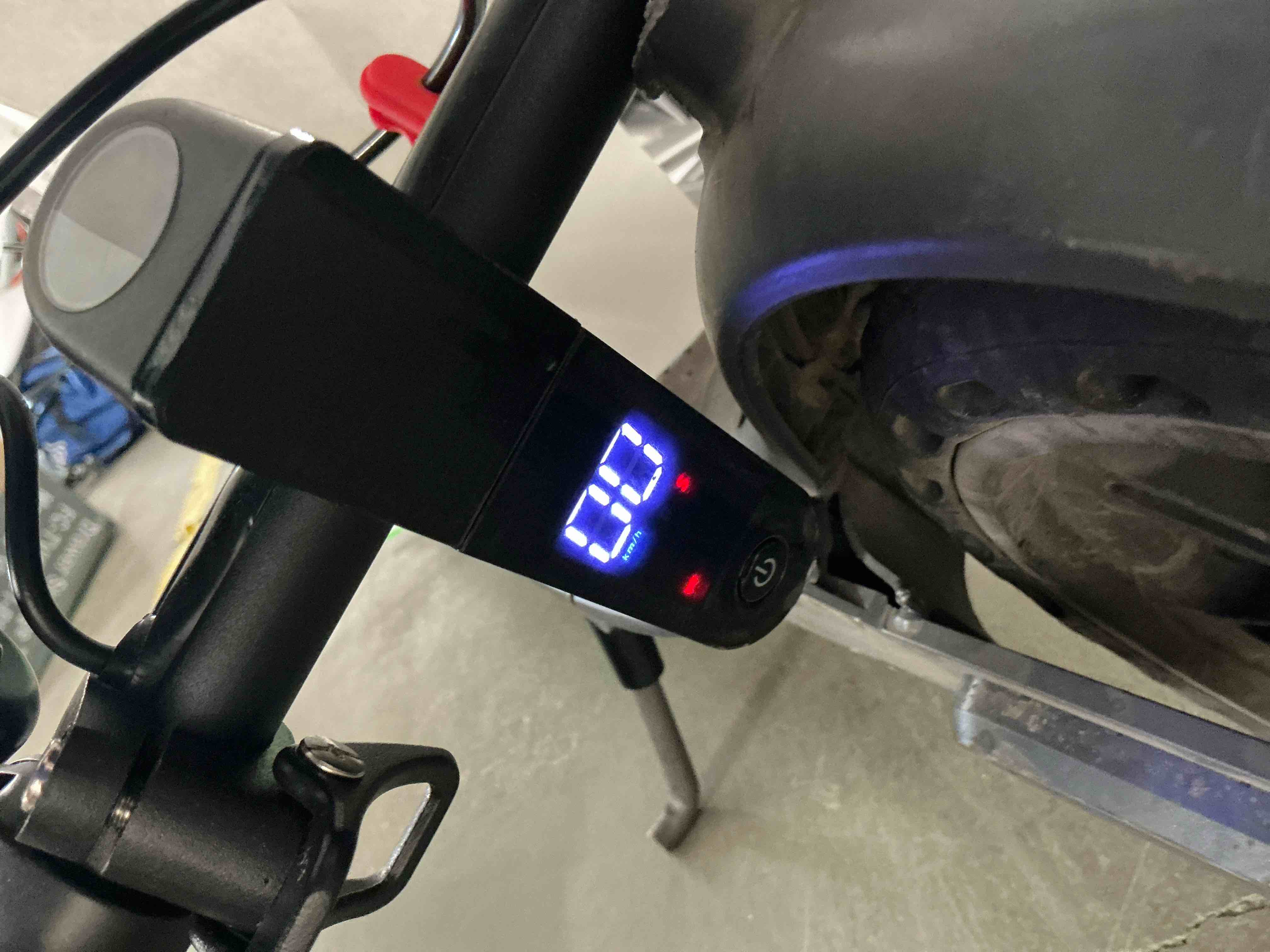 Condition photo showing Good Condition for litefive lf3 electric scooter for adults, 350w motor, max 18mph & 21miles, commuting foldable escooter