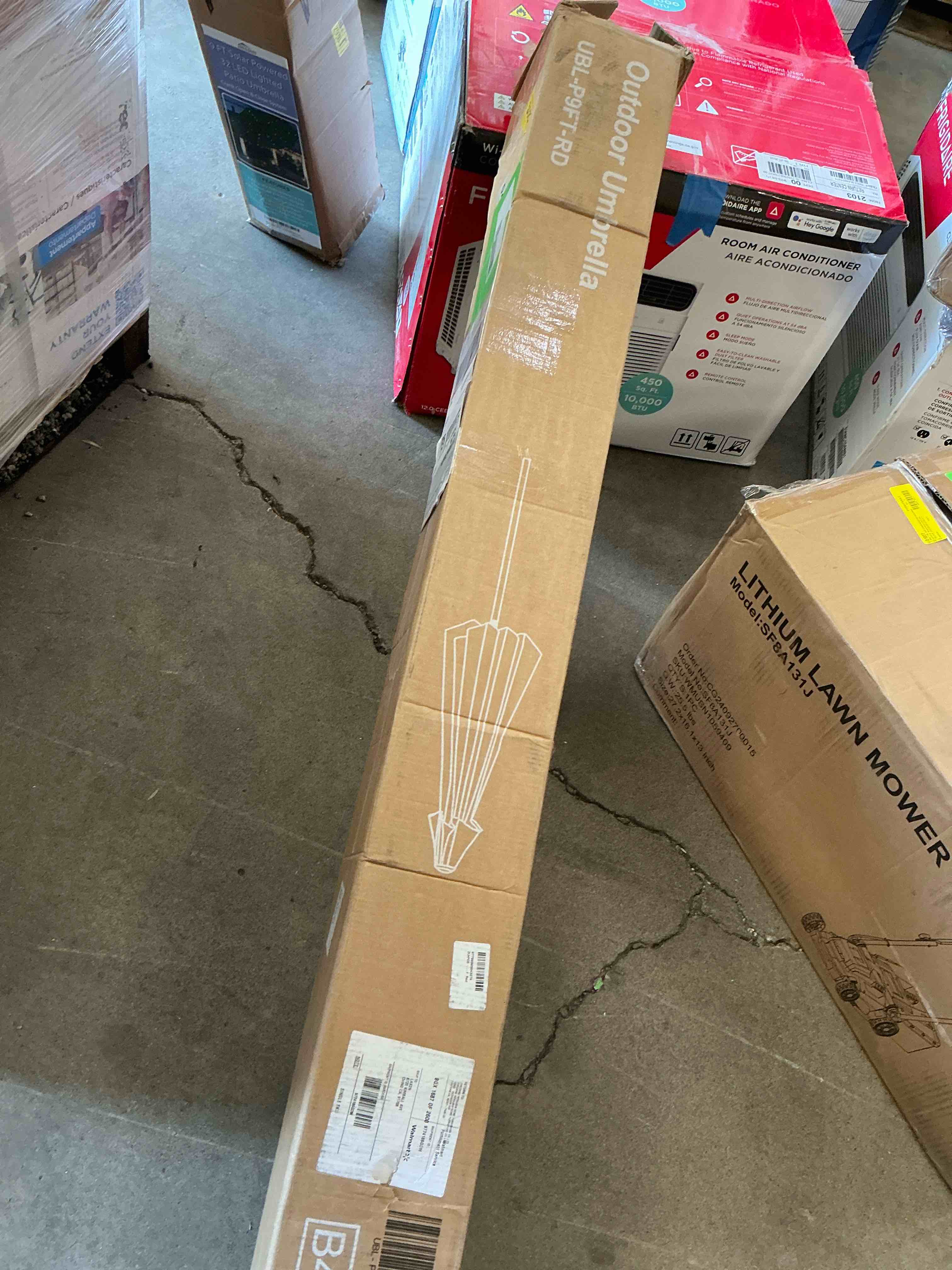 Condition photo showing New/Like New for edx 9ft outdoor patio umbrella with push button tilt and crank handle, market umbrella with 8 sturdy umbrella ribs, uv protection, waterproof, red