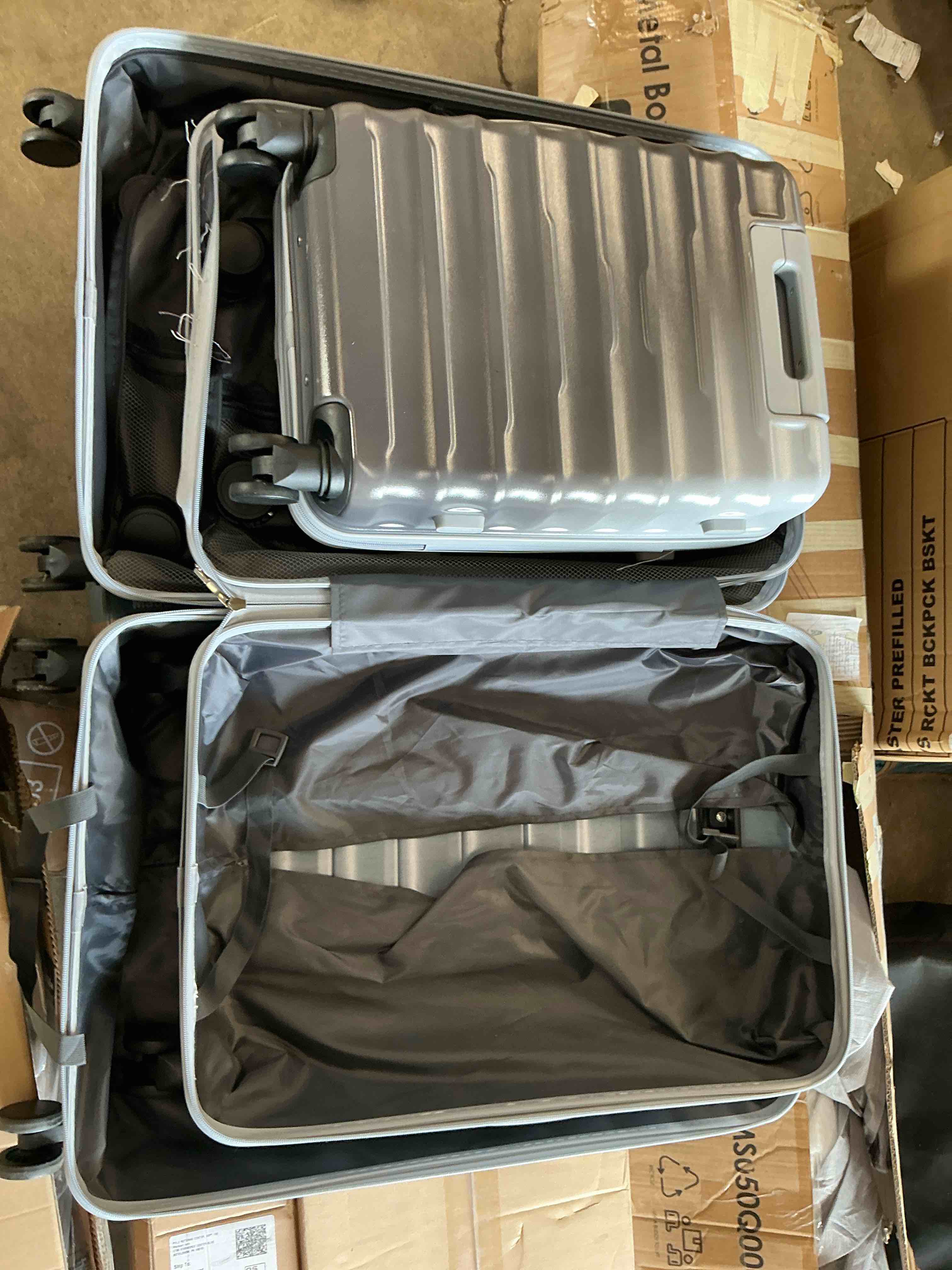 Condition photo showing Good Condition for zimtown 3 piece hardshell luggage sets gradient color suitcase with spinner wheels & tsa lock gray