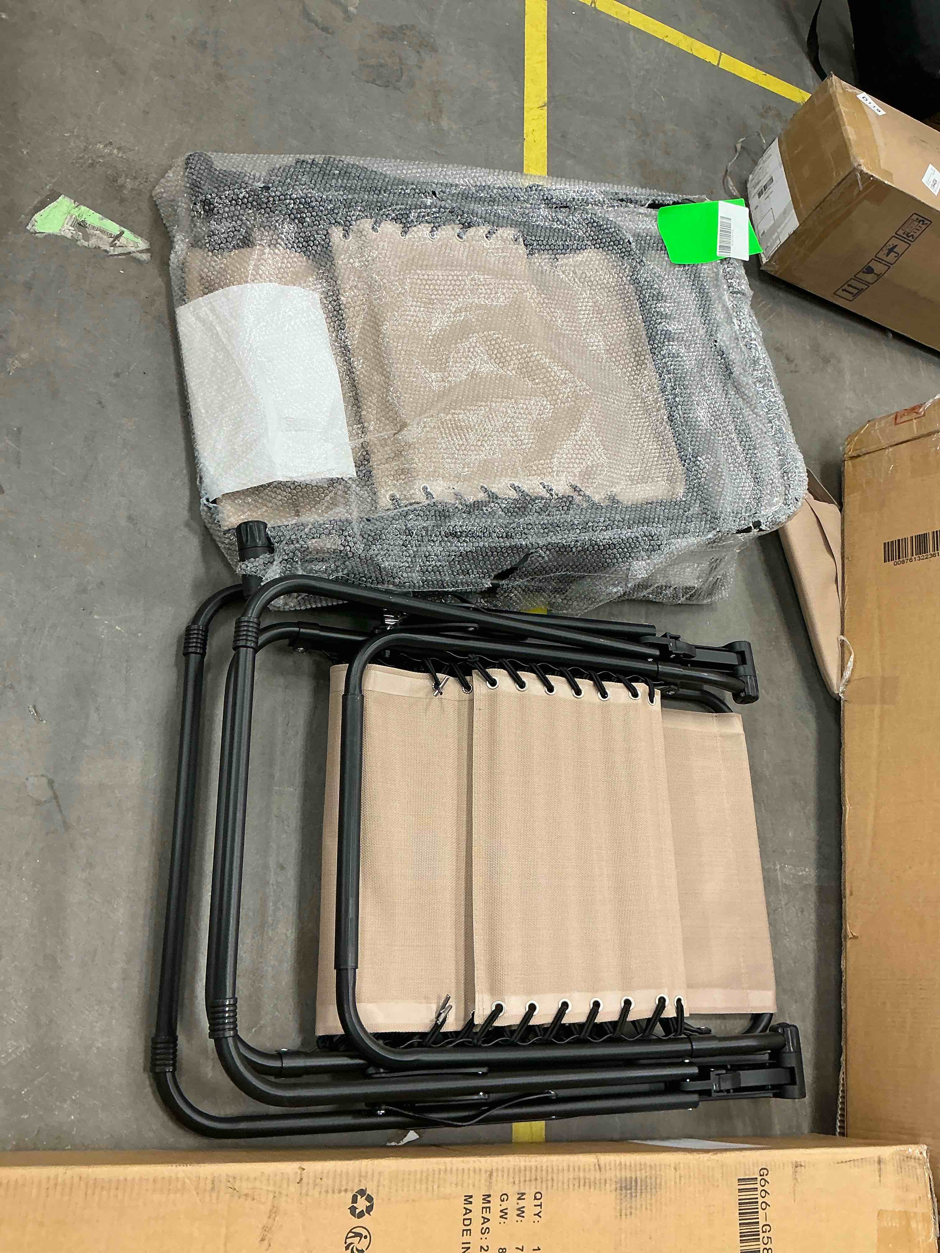 Condition photo showing Good Condition for lacoo zero gravity chair patio outdoor foldable lawn lounge chair reclining chair with adjustable pillow pack of 2 beige