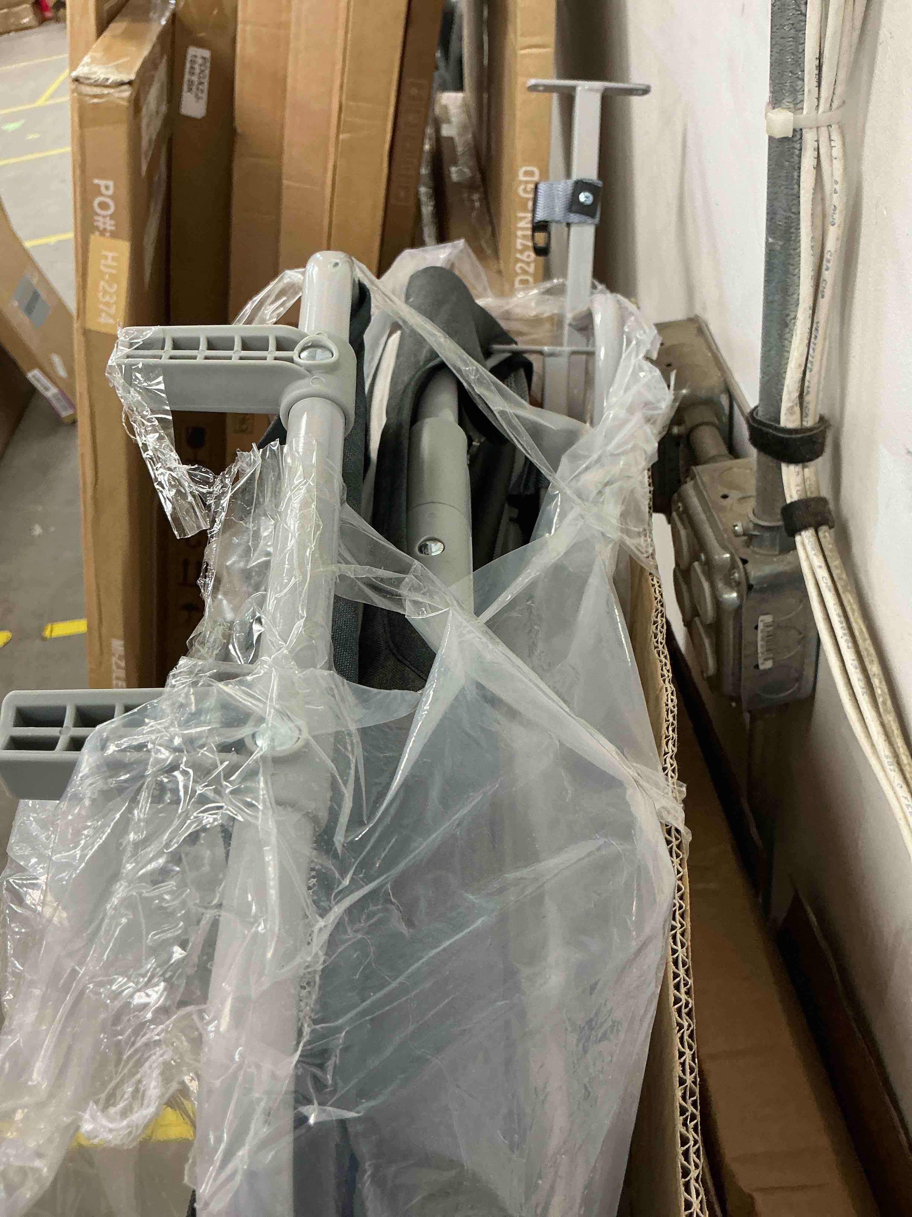 https://s3.amazonaws.com/lotting-images-prod/EmanualPiazza/PPE4064411_1778868114496.jpeg