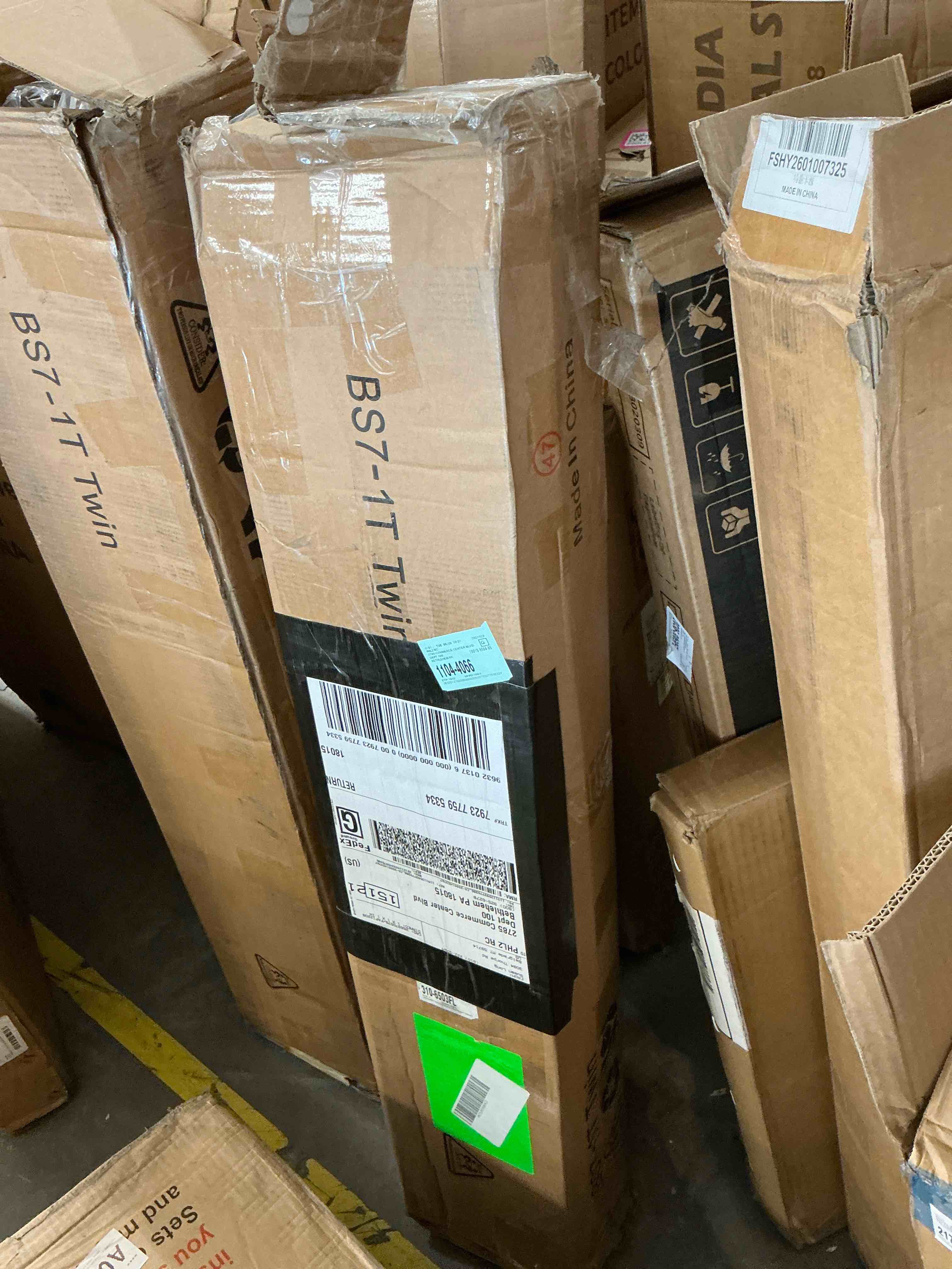 Condition photo showing New/Like New for roomdiary 7 inch twin box spring with fabric cover, heavy duty metal mattress foundation, noise free, easy assembly